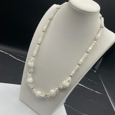 Vintage White Plastic Carved Bead Necklace Barrel Link Ribbed Melon Long 24" - Thumbnail 6