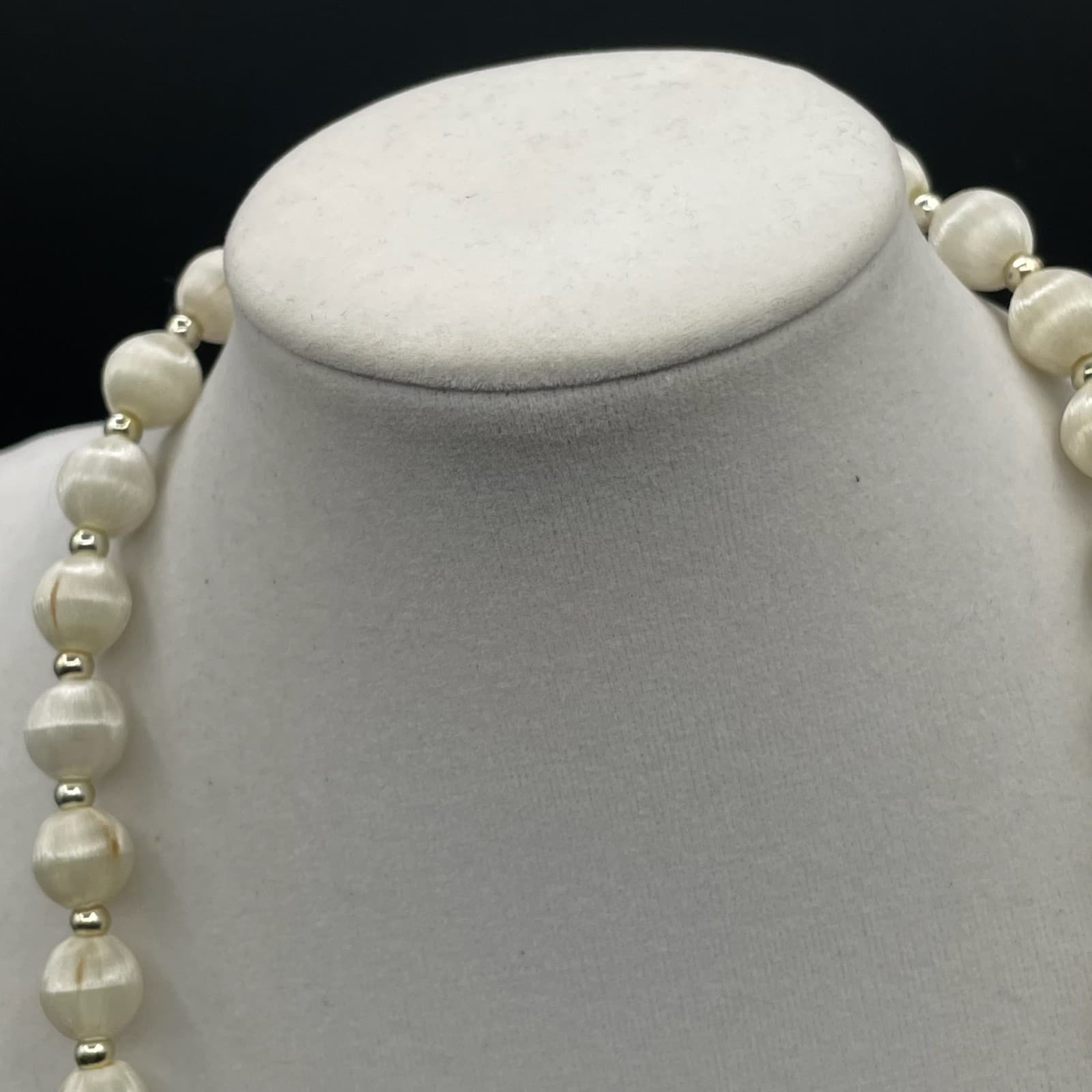 VTG Fiber Bead Strand Necklace Textured Cream Satin Ball Style Opera Length 15" - Thumbnail 8