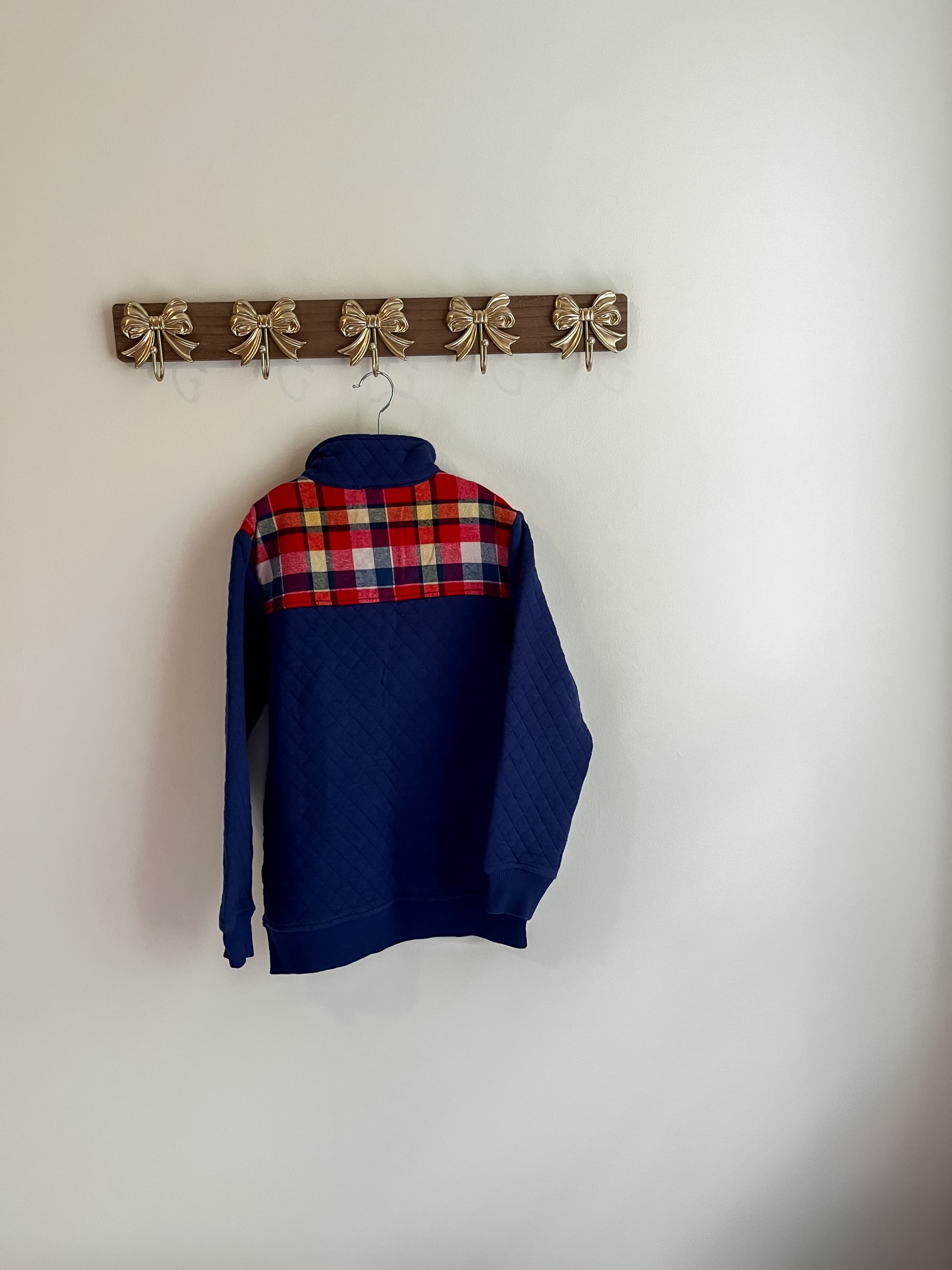 Bayou Blanks boys size 10/12 Plaid Quilted Pullover Sweatshirt - Thumbnail 2