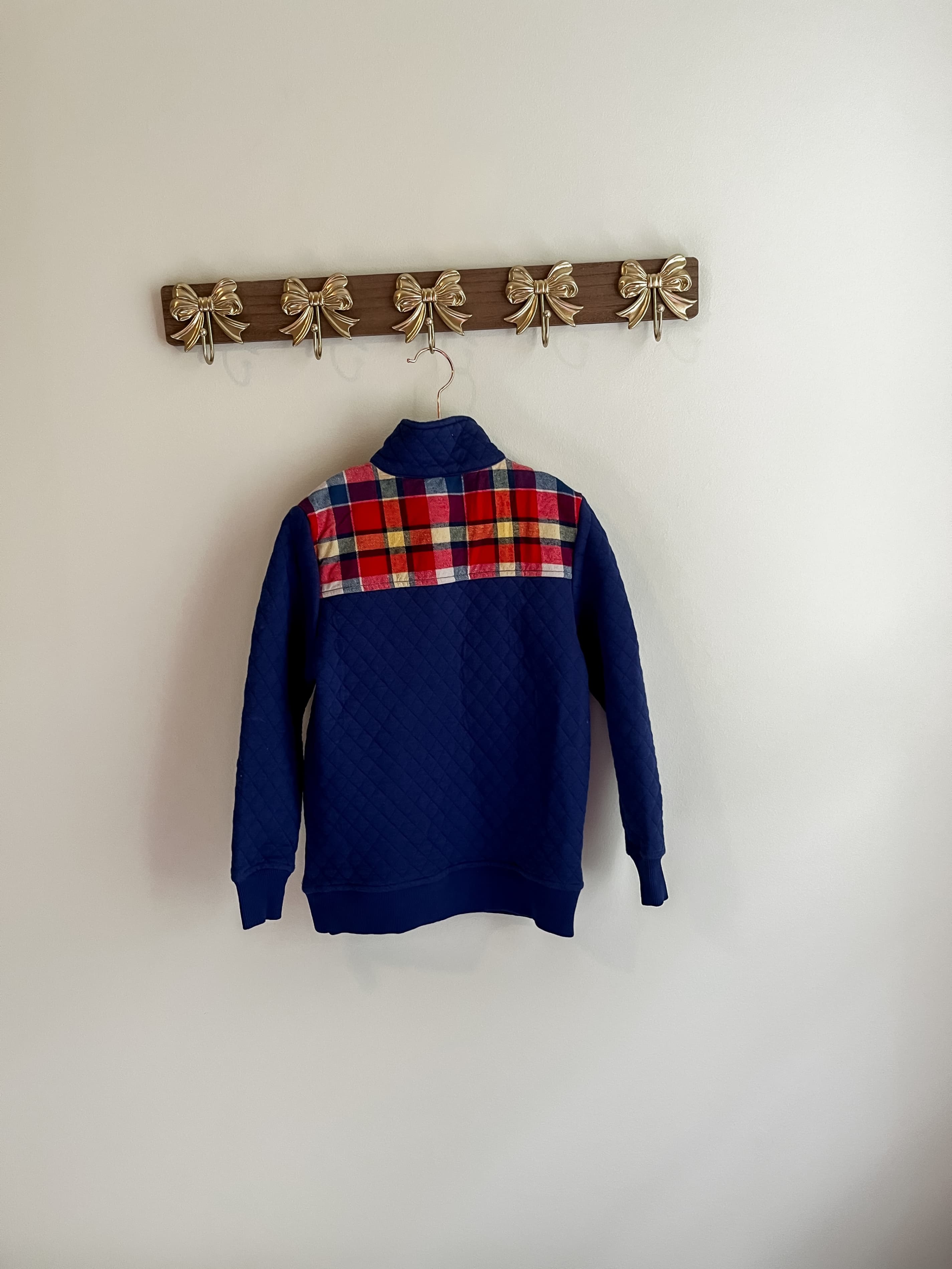 Bayou Blanks boys size 6/8 Quilted Pullover with Plaid Accents - Thumbnail 2