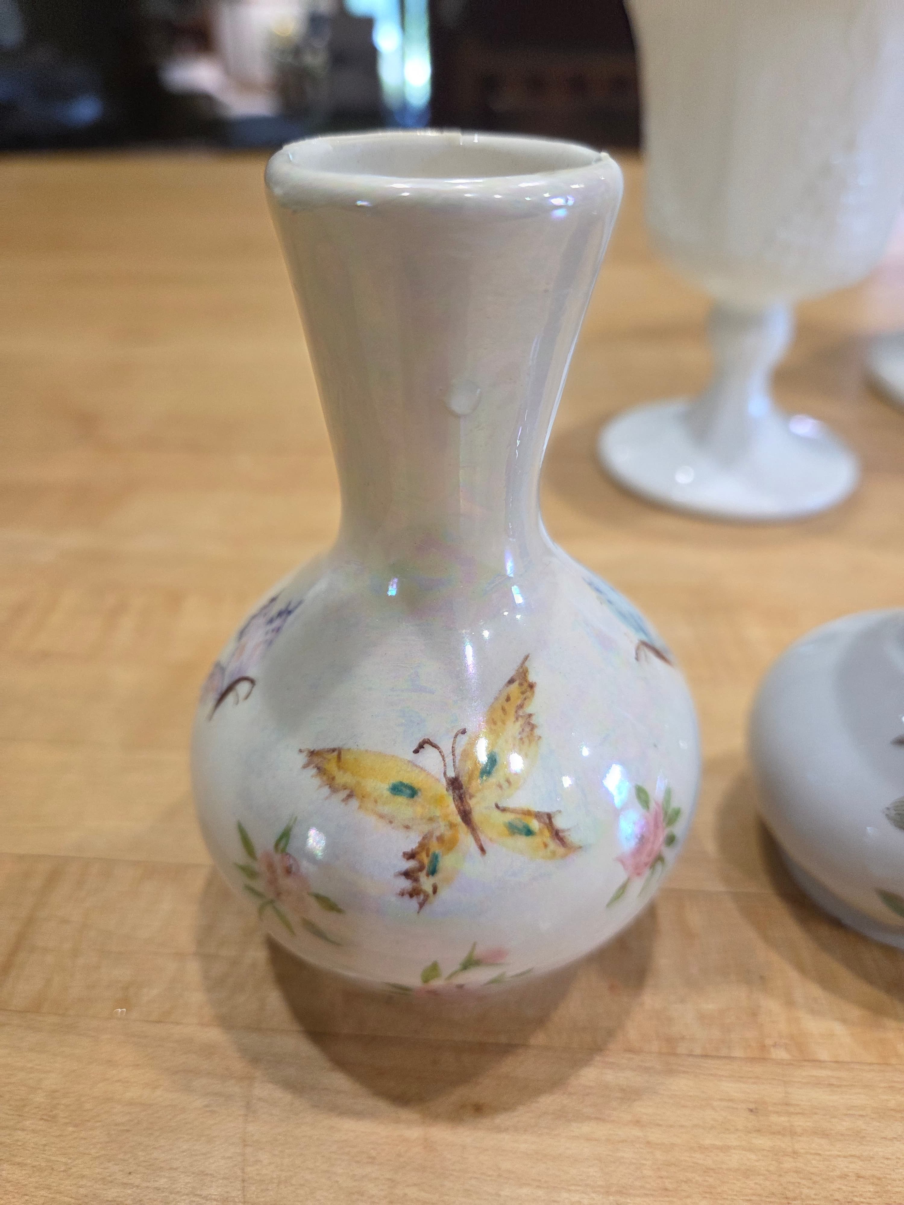 Vintage Miniature Porcelain Bud Vases Floral and Butterfly Lustre Set of 2 - Thumbnail 8