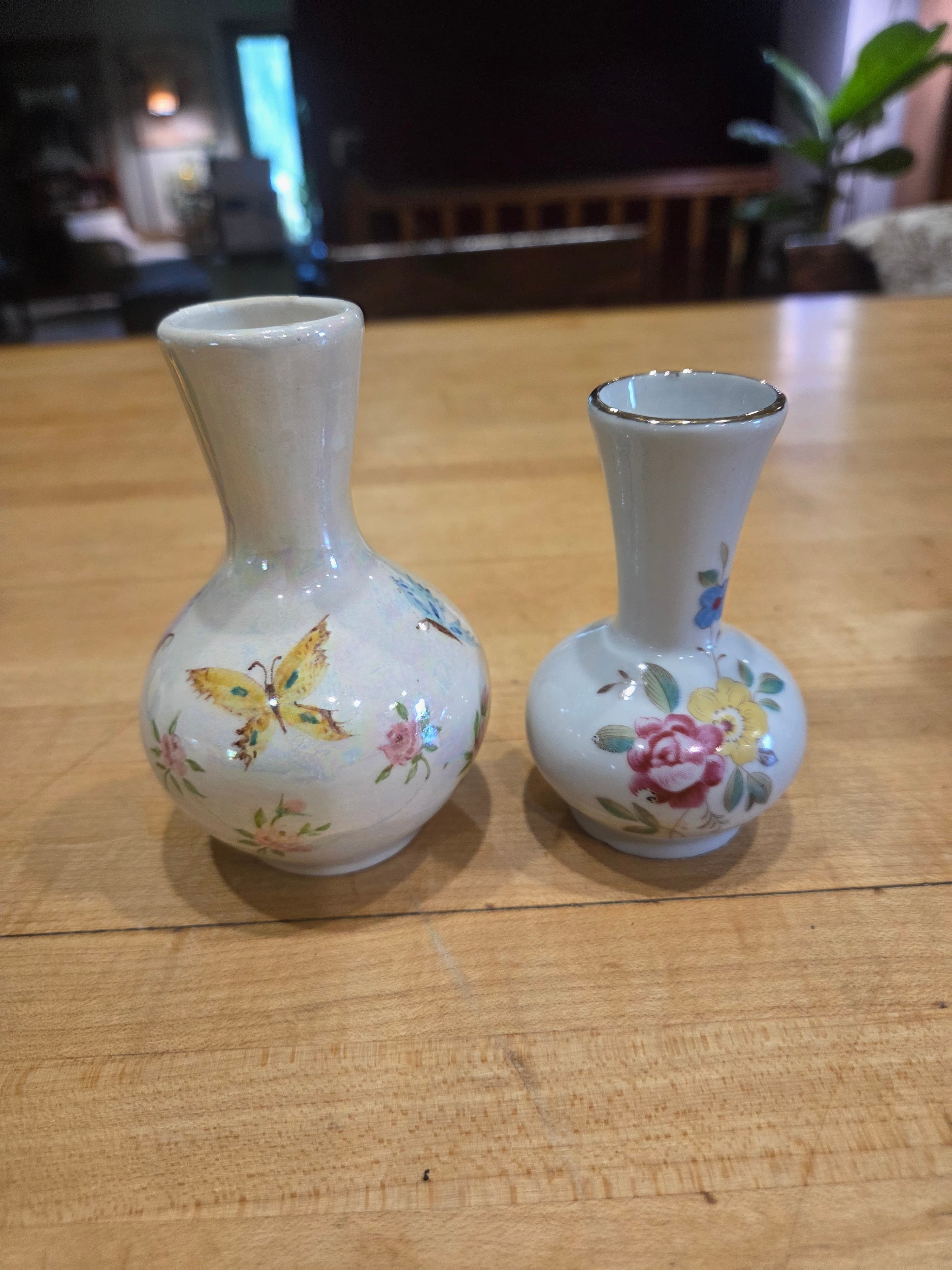 Vintage Miniature Porcelain Bud Vases Floral and Butterfly Lustre Set of 2 - Thumbnail 7