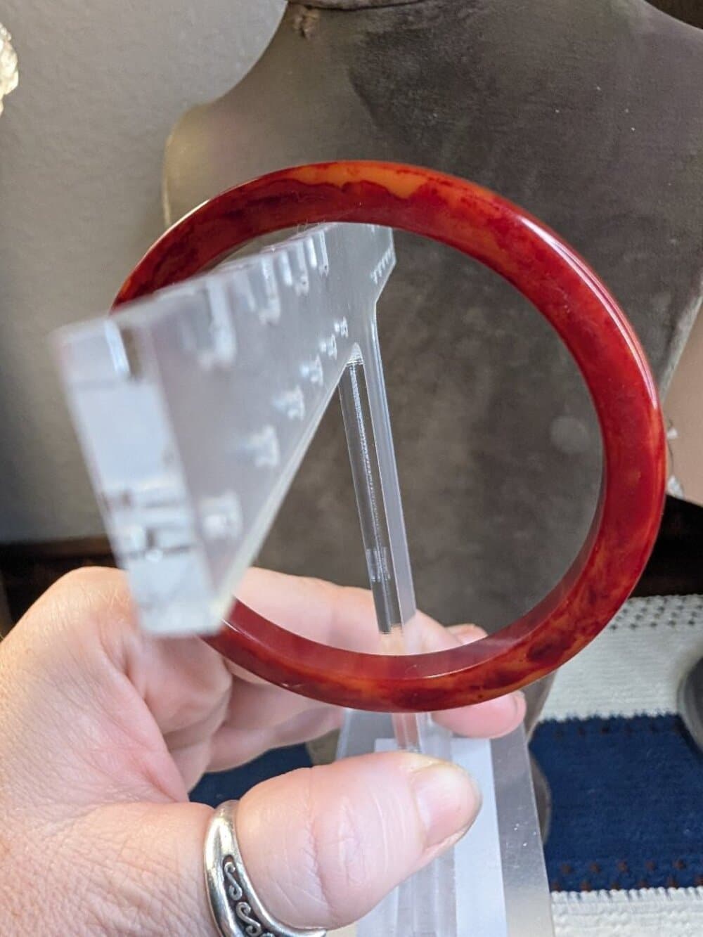 Vintage Red Marbled Bakelite Bangle Bracelet Single - Thumbnail 7