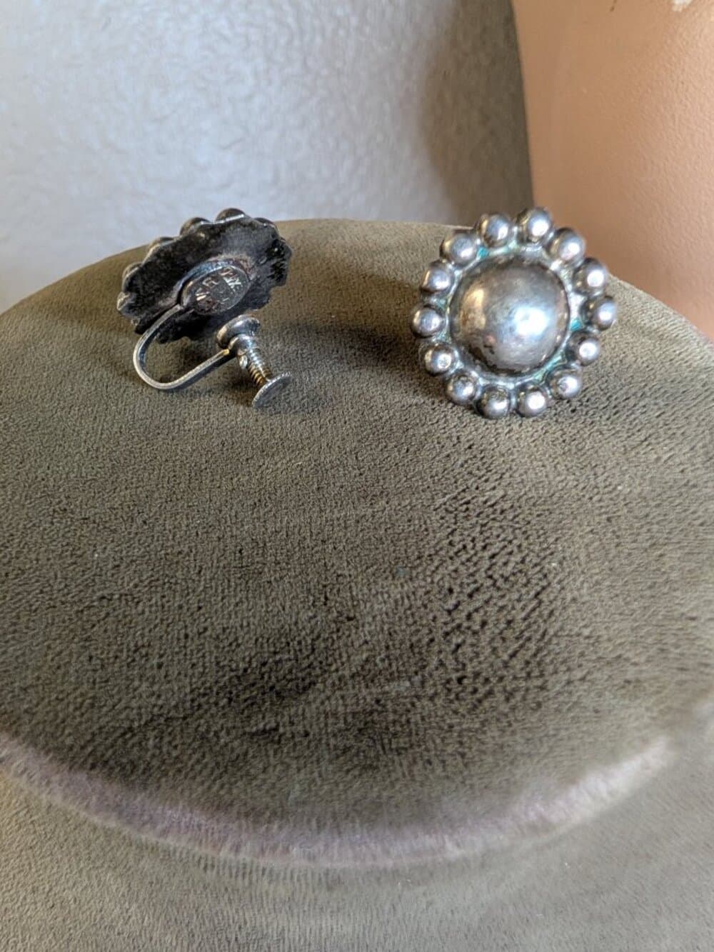 Vintage Silver Screw Back Earrings Round Sun Burst Stamped Mexico - Thumbnail 4