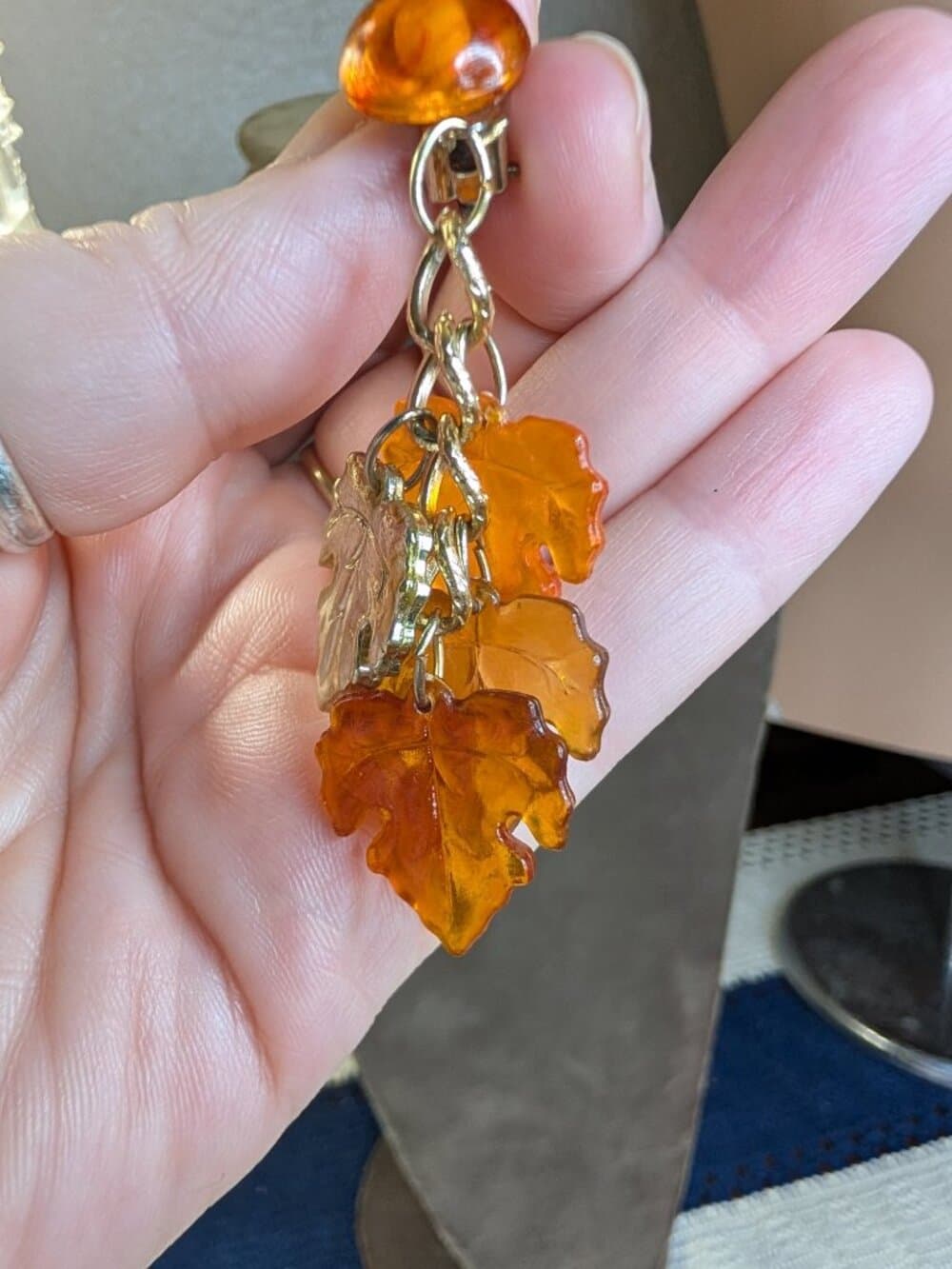 Vintage Hong Kong Amber Lucite Leaf Clip-On Earrings - Thumbnail 6