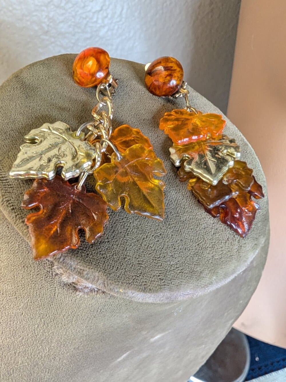 Vintage Hong Kong Amber Lucite Leaf Clip-On Earrings - Thumbnail 2