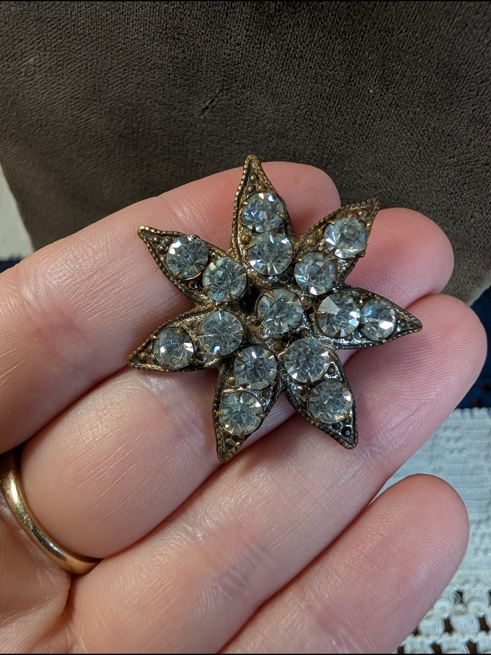 Antique Early 1900 7 Pointed Star Glass Paste Gilt Brooch With C Clasp - Thumbnail 3