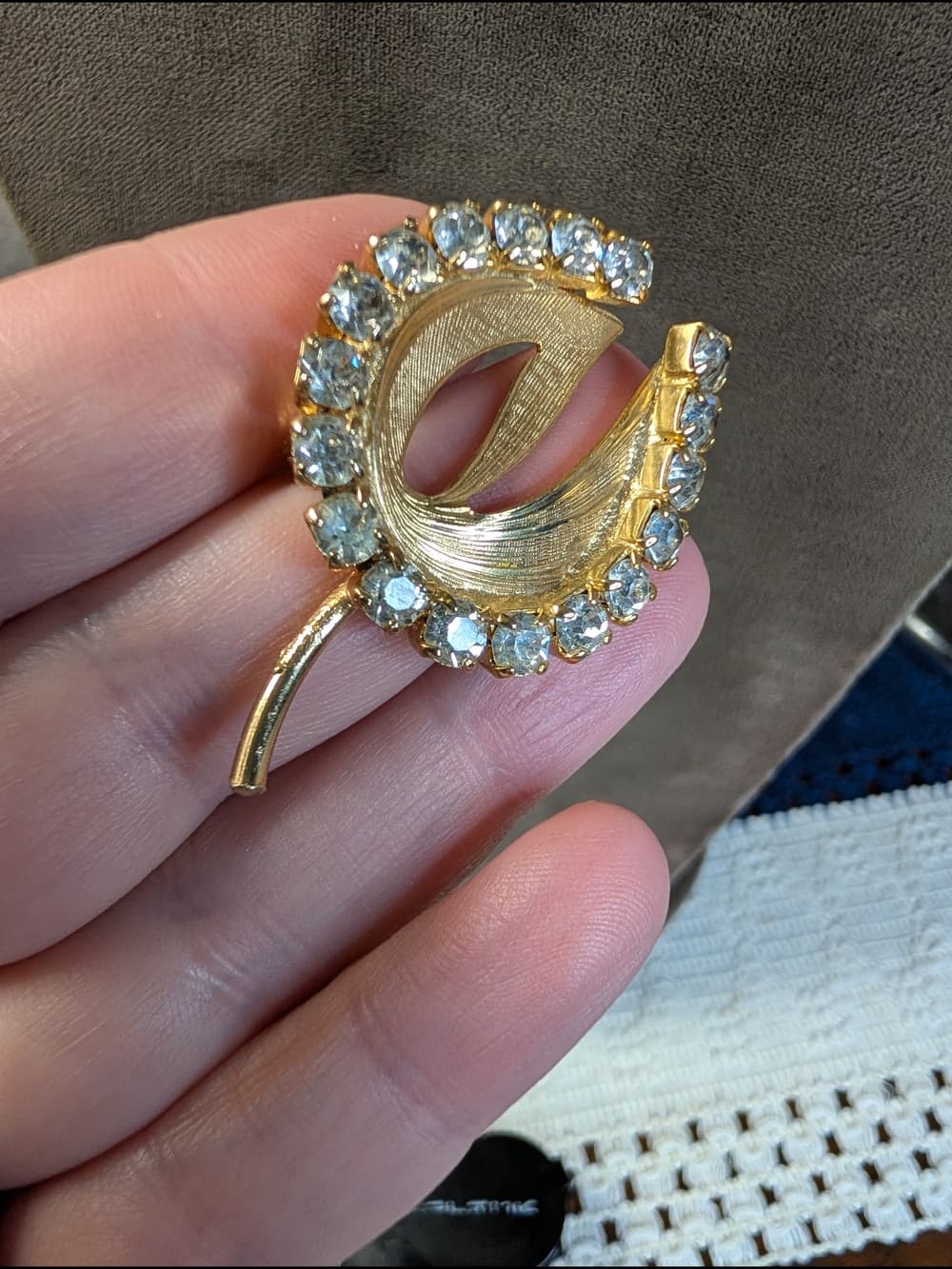 Vintage Gold Tone Leaf Crystal Brooch - Floral with Clear Rhinestones Formal - Thumbnail 3