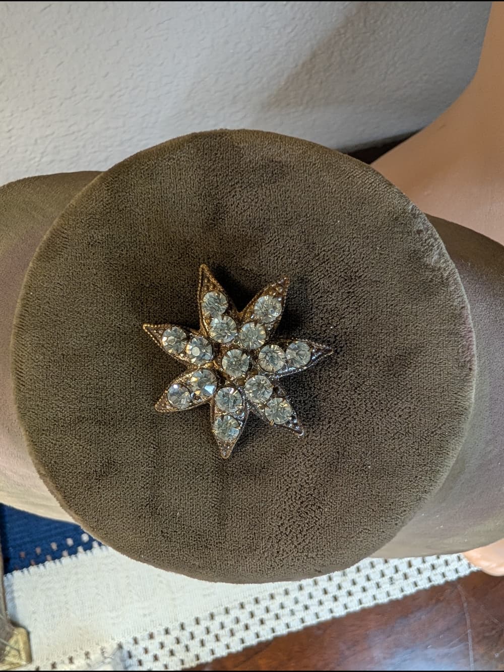 Antique Early 1900 7 Pointed Star Glass Paste Gilt Brooch With C Clasp - Thumbnail 9