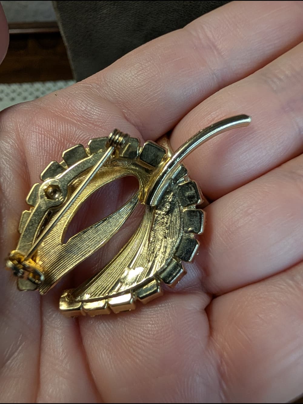Vintage Gold Tone Leaf Crystal Brooch - Floral with Clear Rhinestones Formal - Thumbnail 6