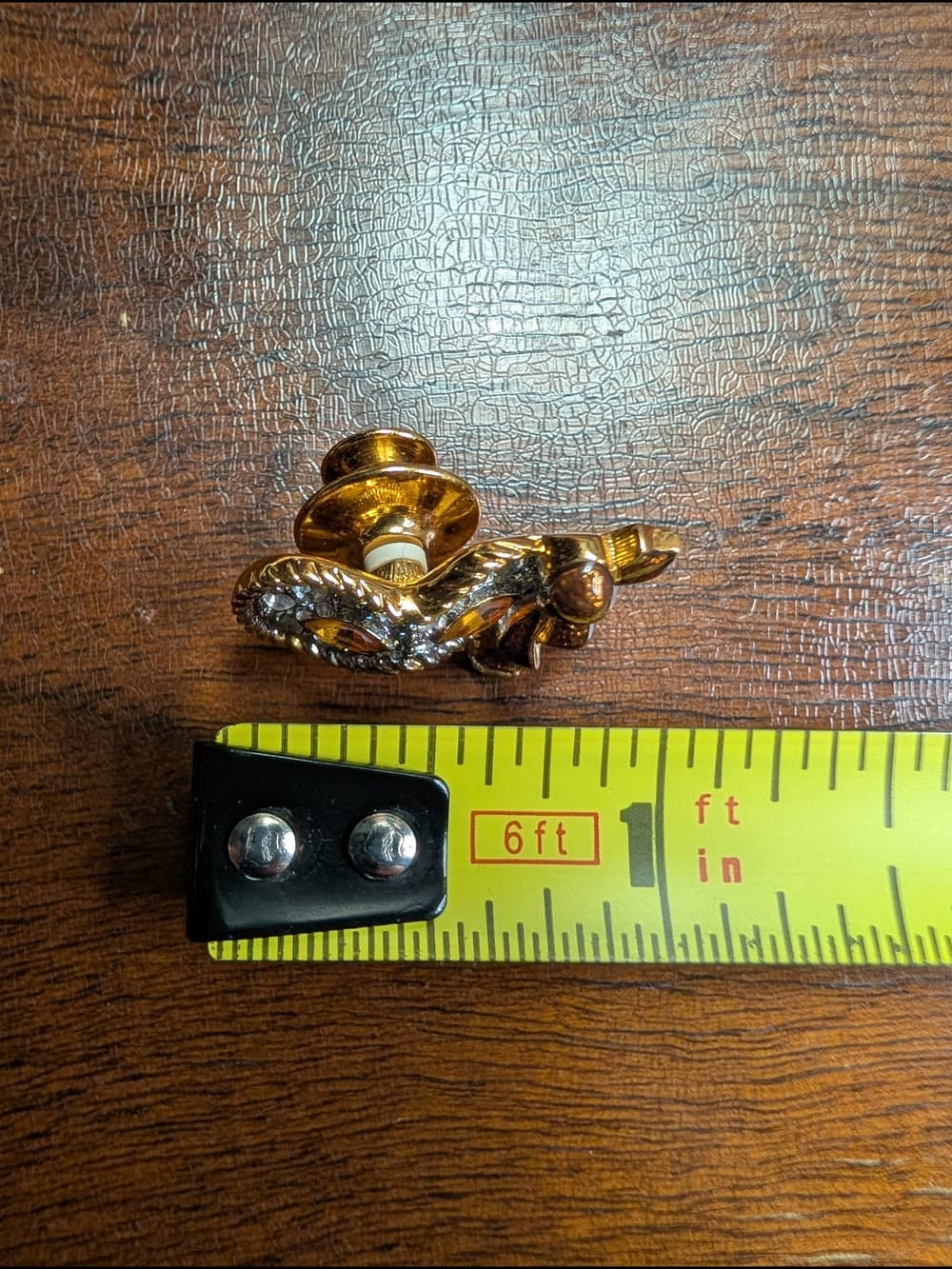 Vintage 1999 Swarovski Crystal Masquerade Mask Lapel Pin Or Tie Tack Gold Tone - Thumbnail 5