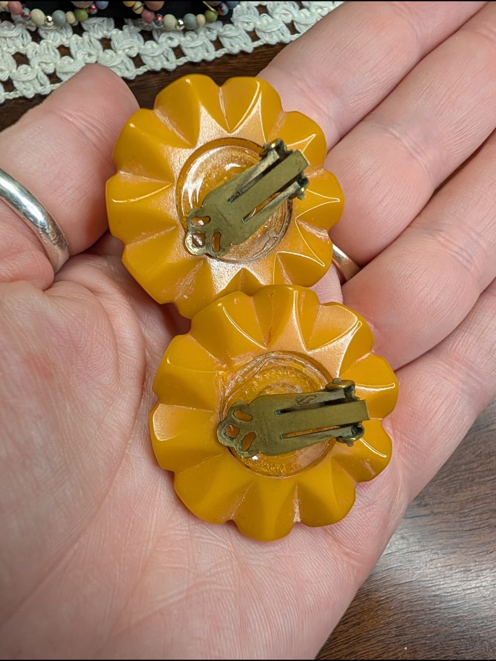 Bakelite Scalloped Edge Round Clip-On Earrings — Butterscotch Yellow - Thumbnail 5