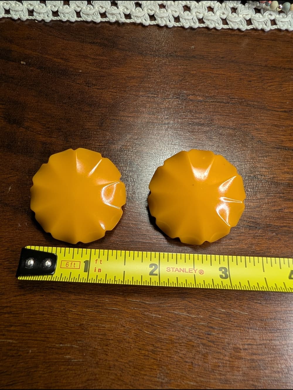 Bakelite Scalloped Edge Round Clip-On Earrings — Butterscotch Yellow - Thumbnail 10