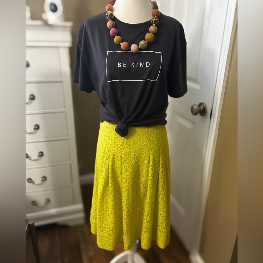 ⭐️ Yellow Lace Anthropologie Skirt - Thumbnail 2