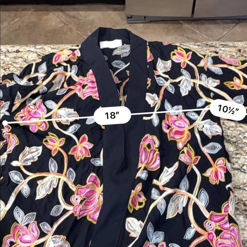 BRAEVE Anthropologie embroidered floral kimono cardigan cover up - Thumbnail 4