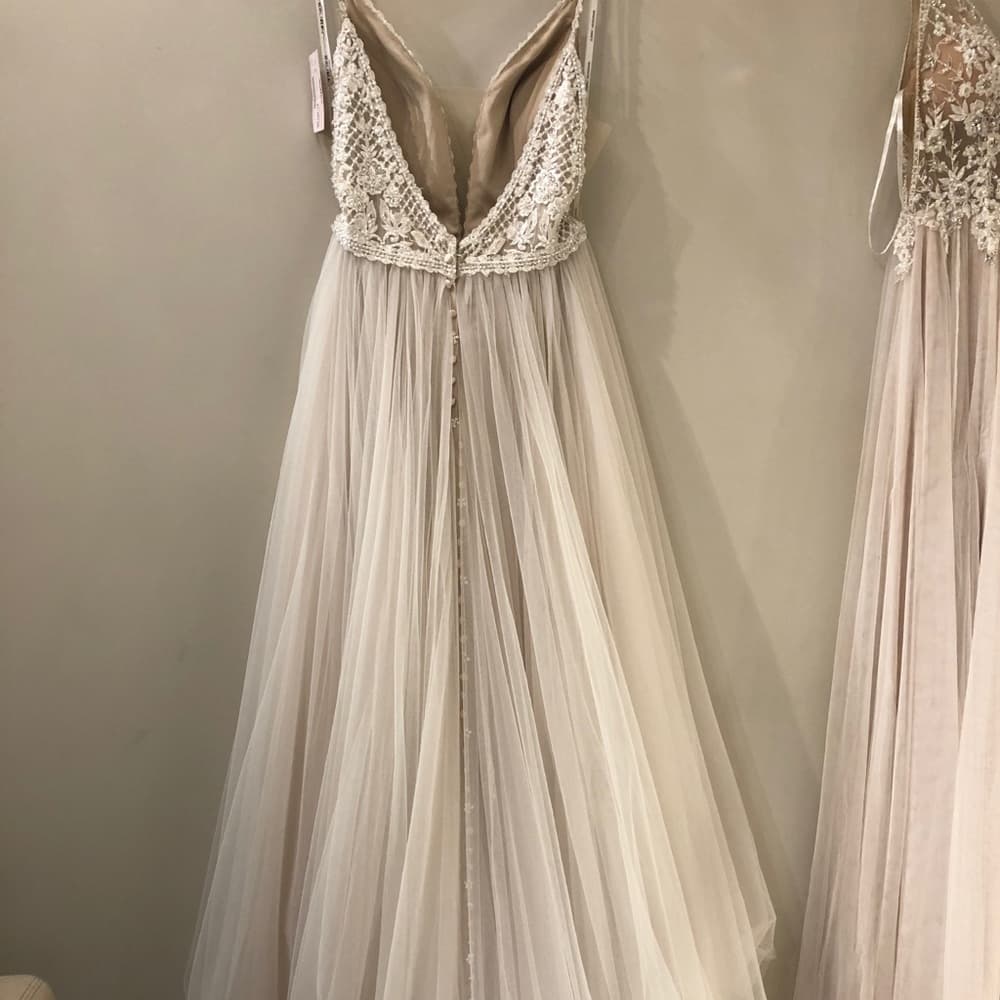 ❌ sold ❌ Gorgeous Madison James Wedding Gown - Thumbnail 11