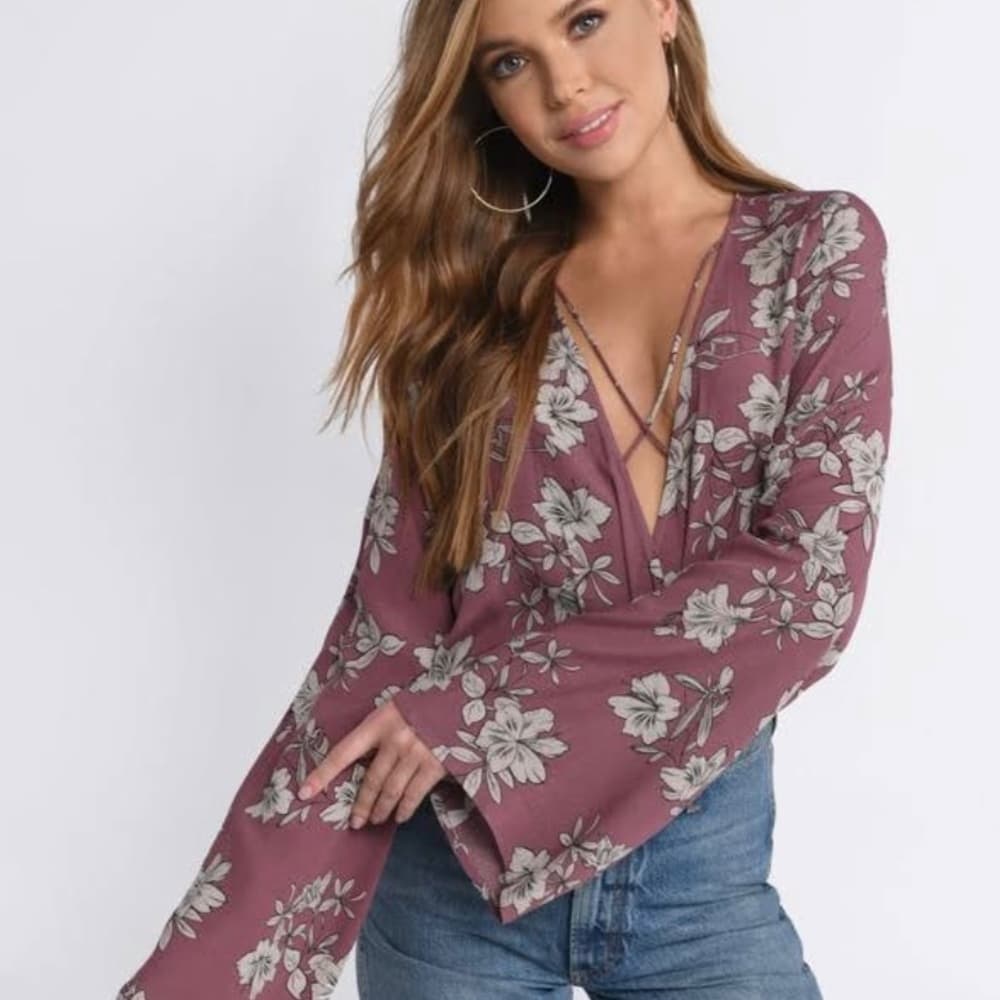 Tobi Floral Bell Sleeve Blouse