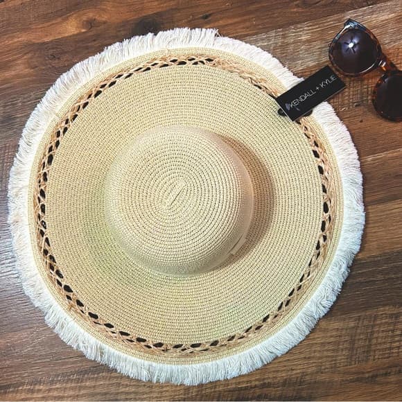Kendall & Kylie Fringe Beach Hat - Thumbnail 9