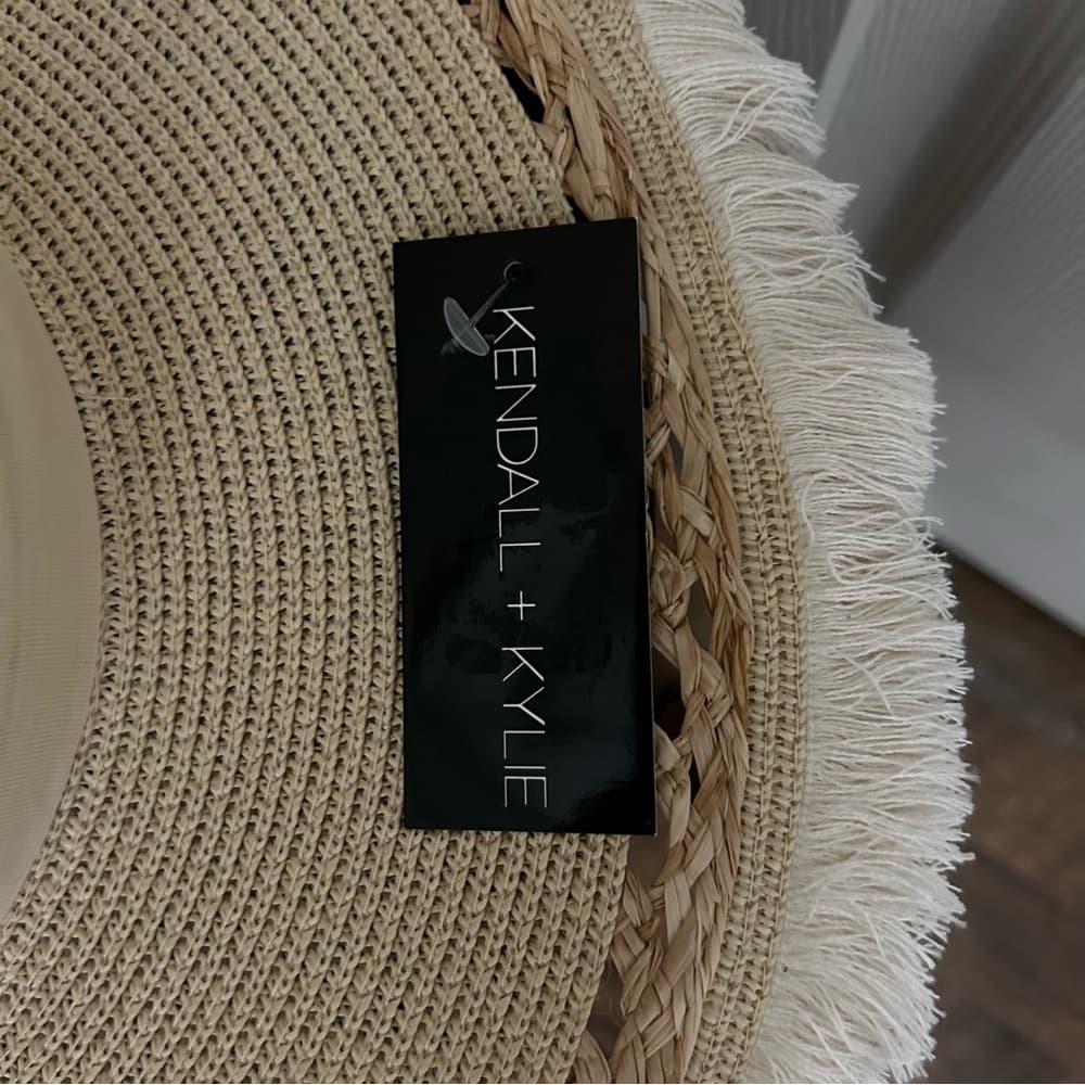 Kendall & Kylie Fringe Beach Hat - Thumbnail 3