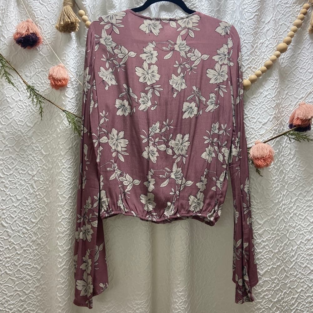 Tobi Floral Bell Sleeve Blouse - Thumbnail 5