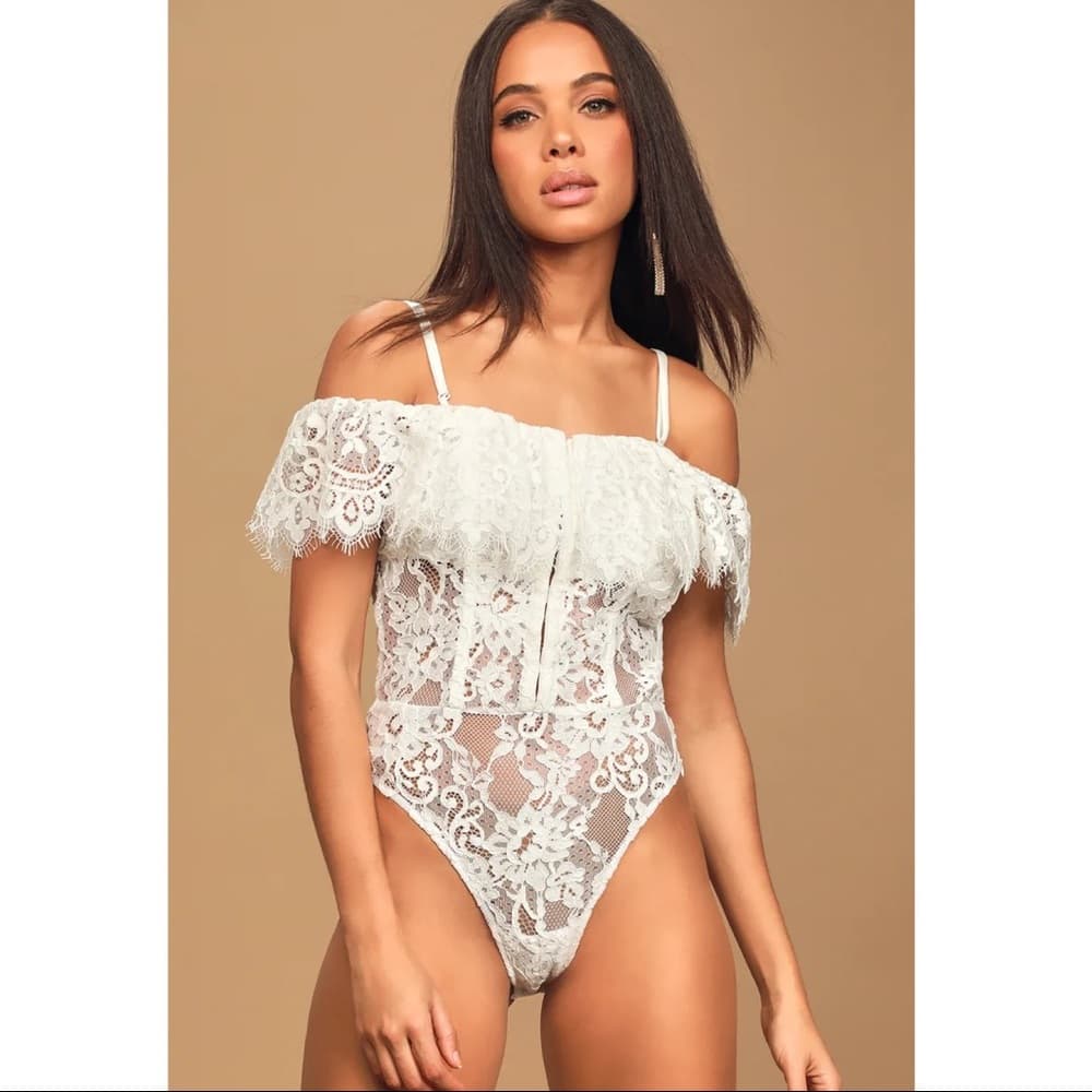 Lulu's White Lace Off-the-Shoulder Bodysuit - Thumbnail 2