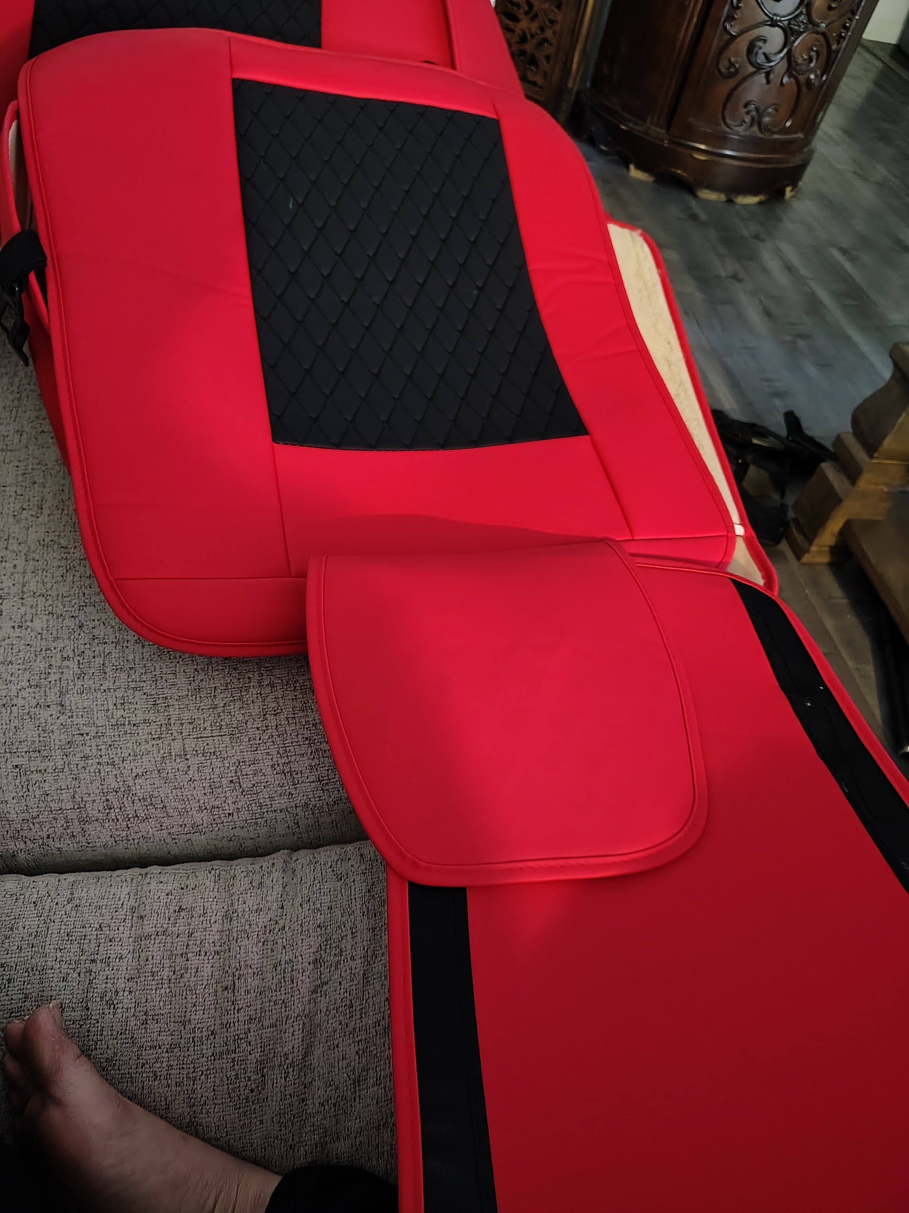 LGOSG Leather Car Seat Covers Front & Rear Black Red full set - Thumbnail 3
