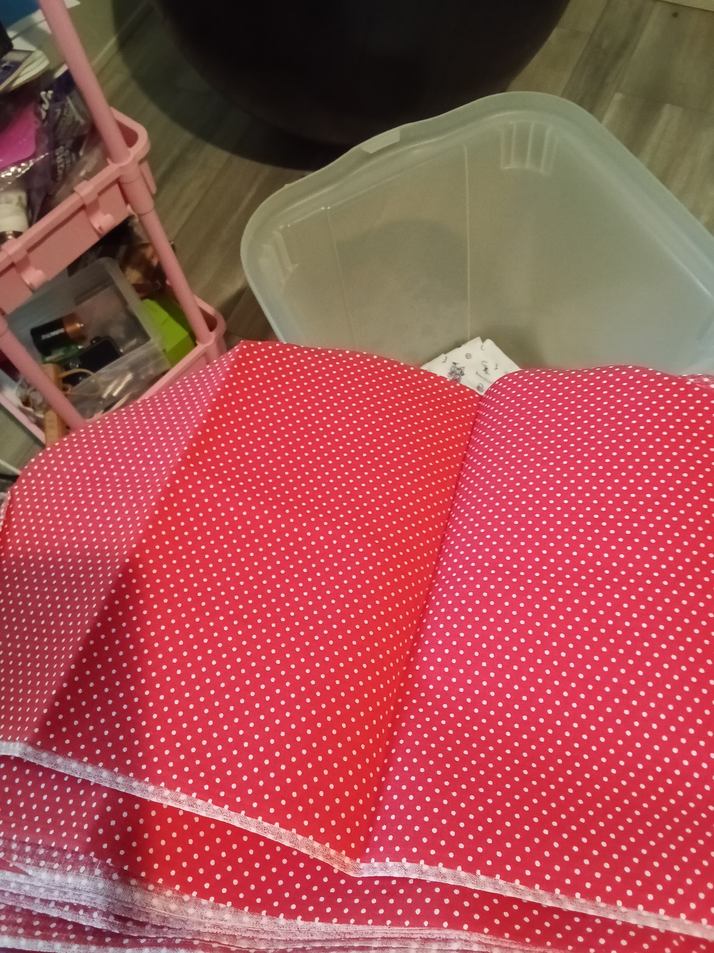 Red Polka Dot Fabric for Sewing Crafts 31 pieces@ (17" x 6") - Thumbnail 3