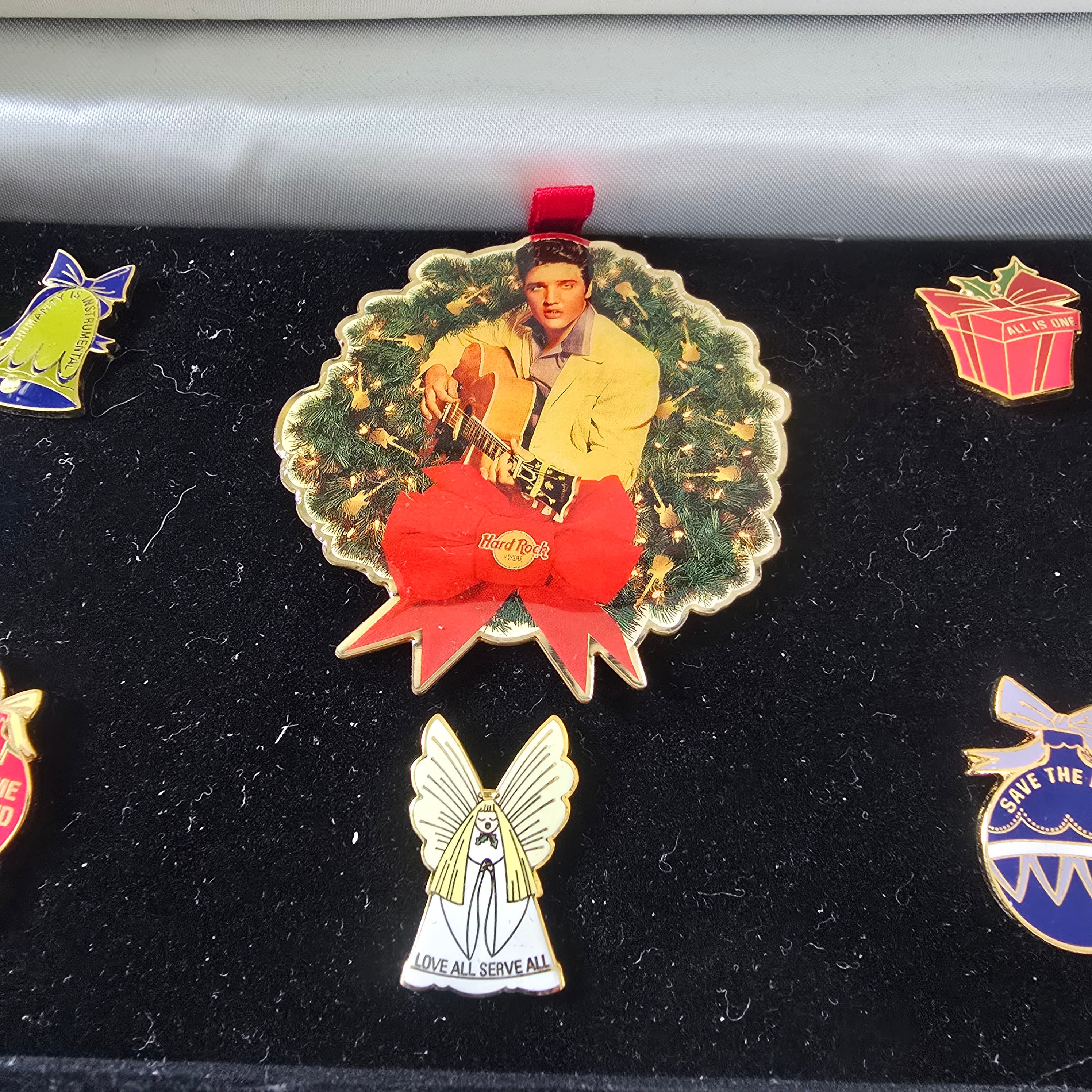 Hard Rock Elvis Presley Christmas Pin Set - Thumbnail 3