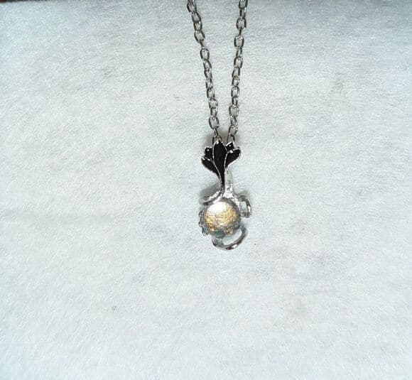 Enchanted Leaf Moonstone Necklace - Silver-Tone - Thumbnail 4