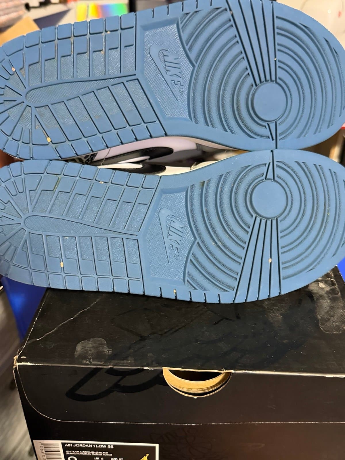 Nike Air Jordan 1 Low SE 'True Blue' - Thumbnail 6