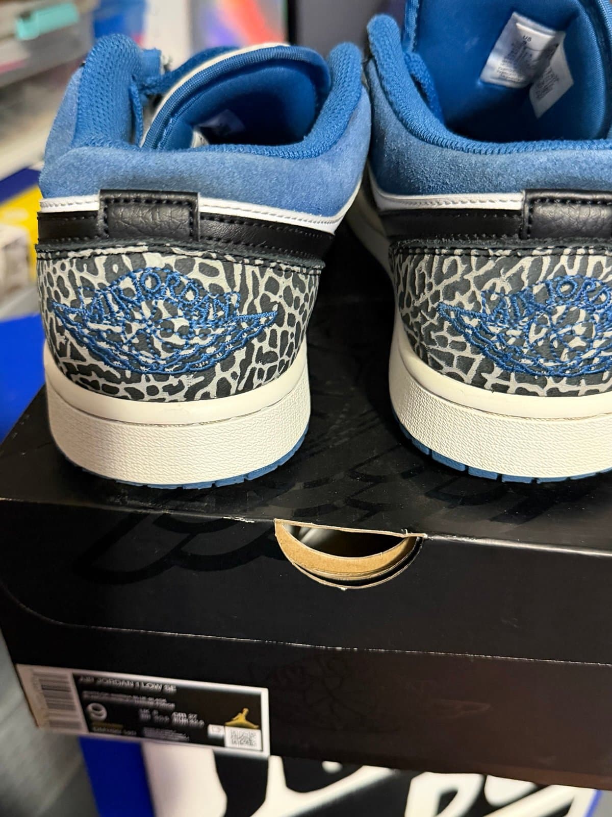 Nike Air Jordan 1 Low SE 'True Blue' - Thumbnail 5