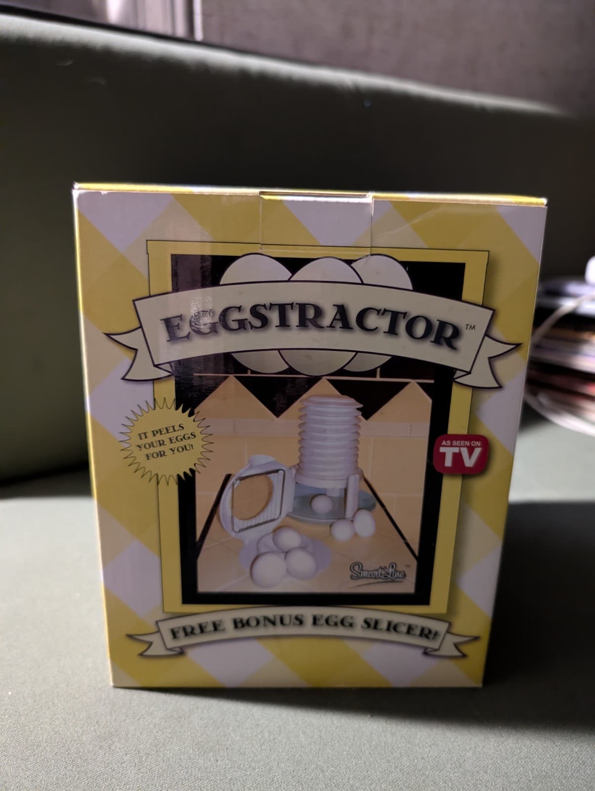 Eggstractor As Seen On TV Hard Boiled Egg Peeler Complete In Box Kitchen Gadget