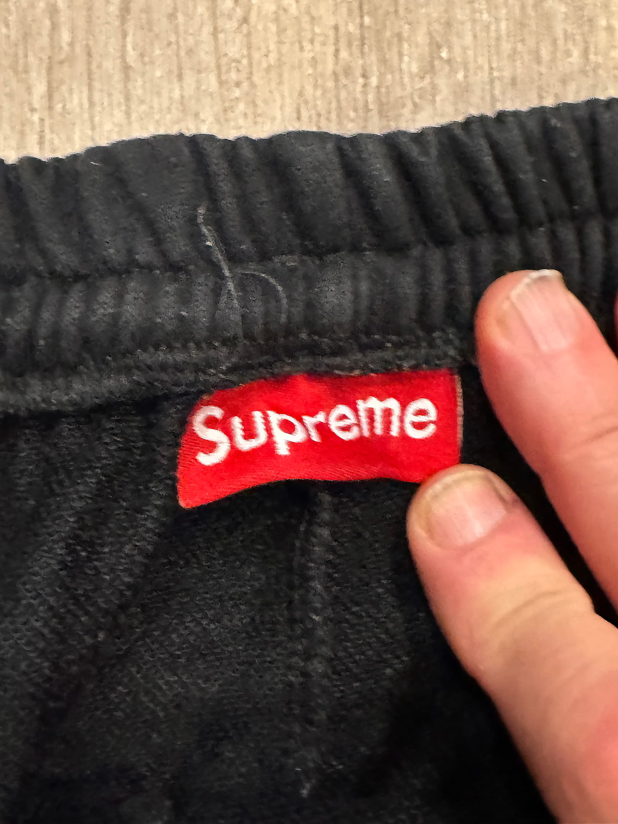 Supreme Vertical Text Drawstring Sweat Shorts – Black - Thumbnail 3