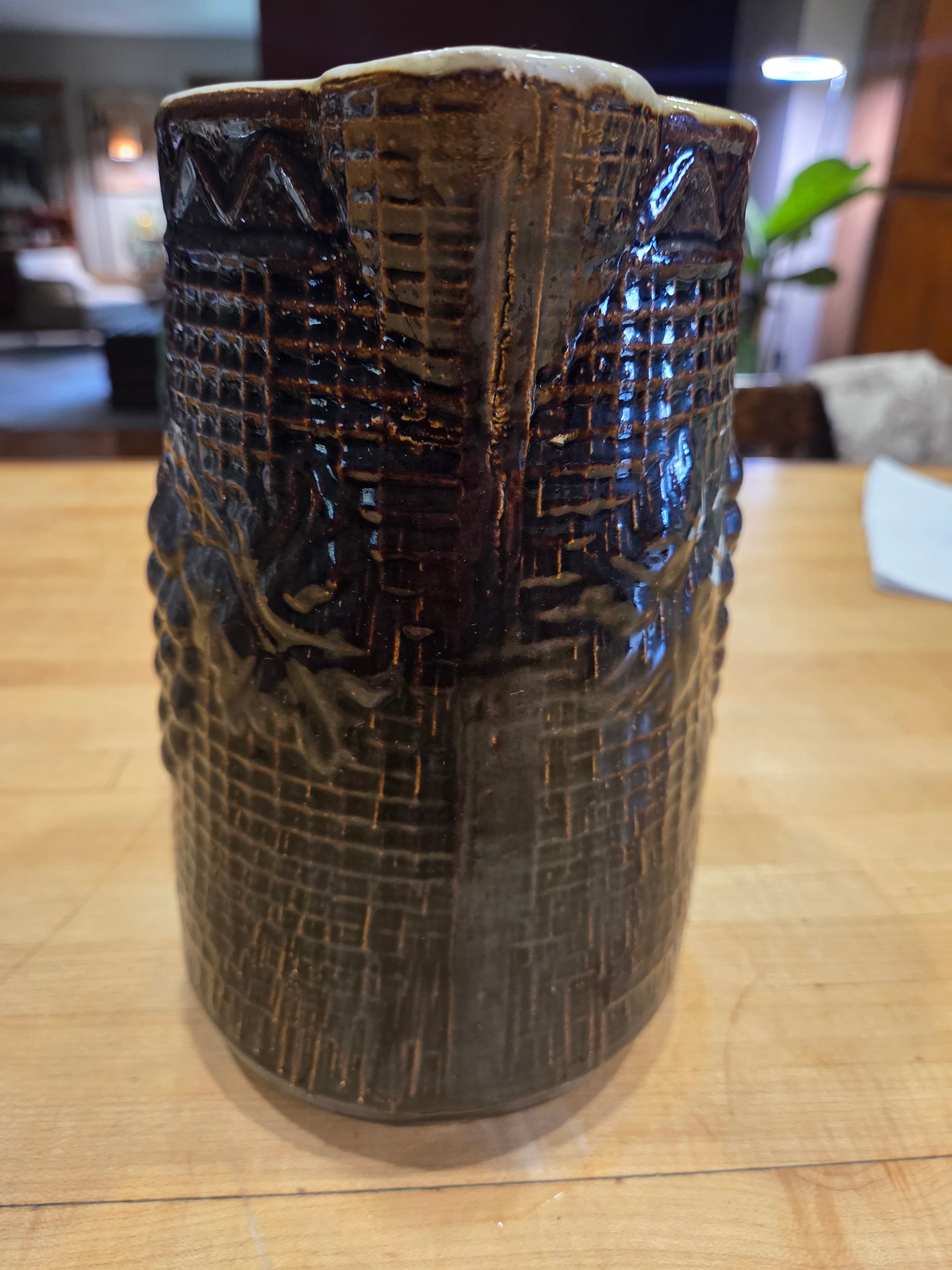 Antique Star Stoneware North Star Grape Lattice Majolica Pitcher 9.5 Inch - Thumbnail 4