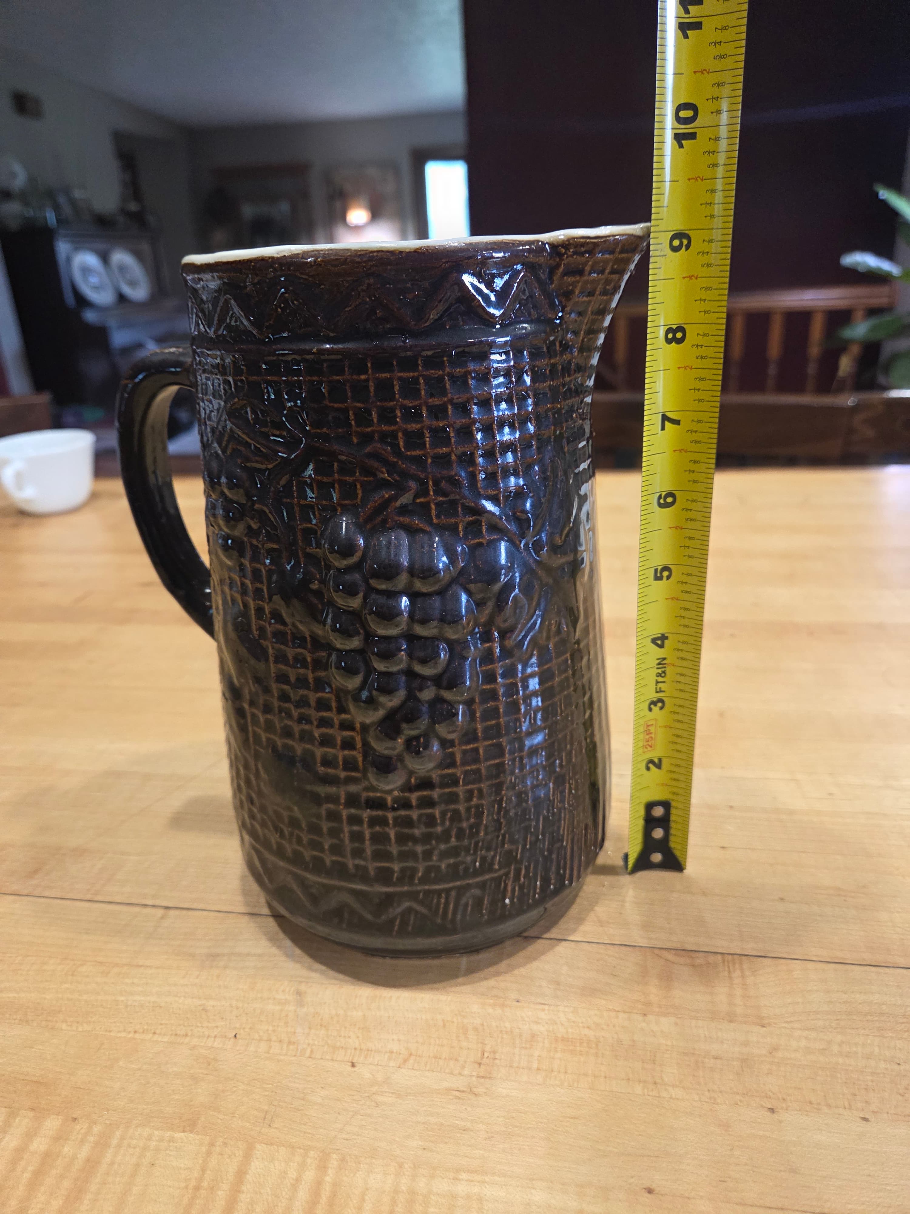 Antique Star Stoneware North Star Grape Lattice Majolica Pitcher 9.5 Inch - Thumbnail 7