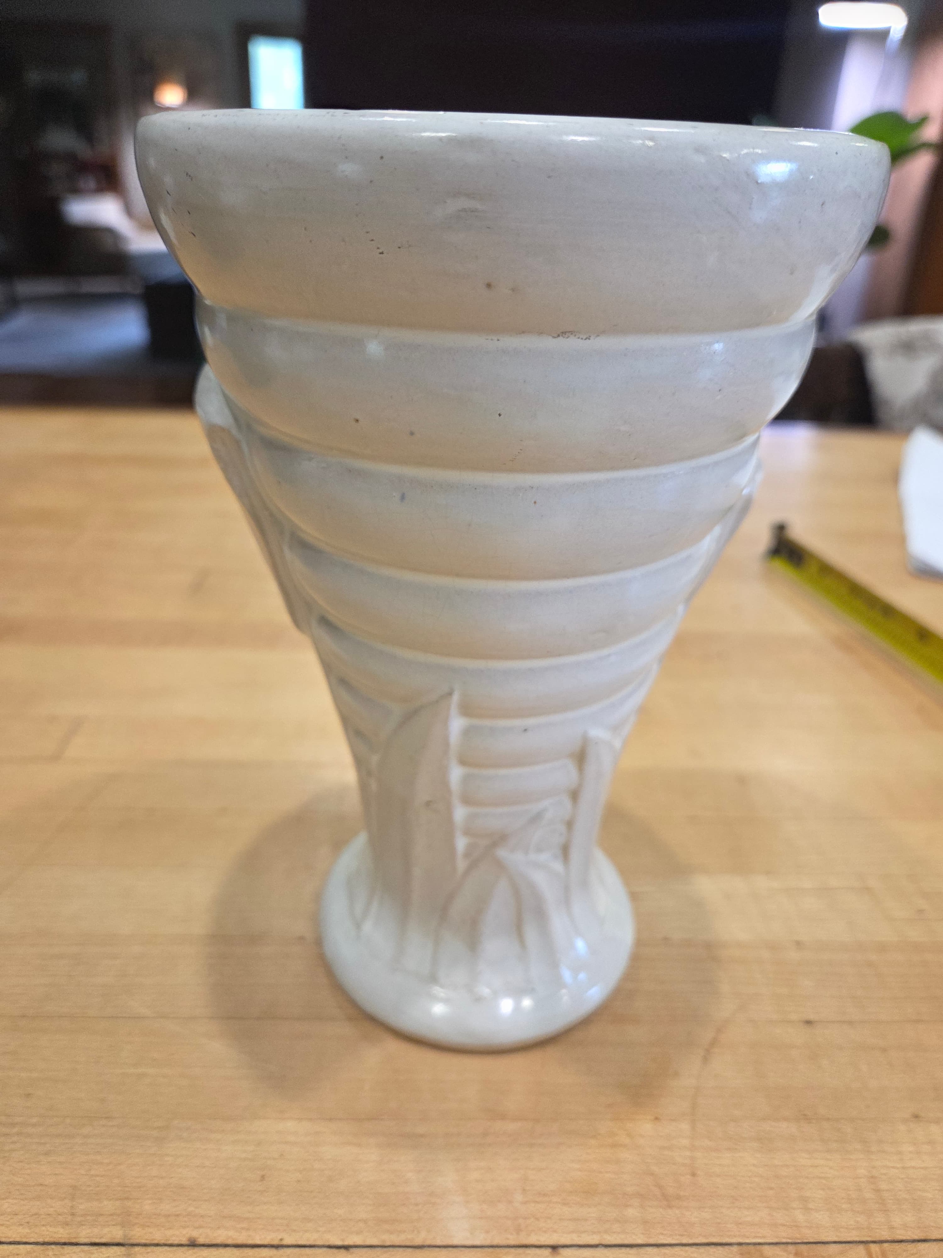 Vintage Brush McCoy Art Deco Rings Leaves Pottery Vase 528 White - Thumbnail 3