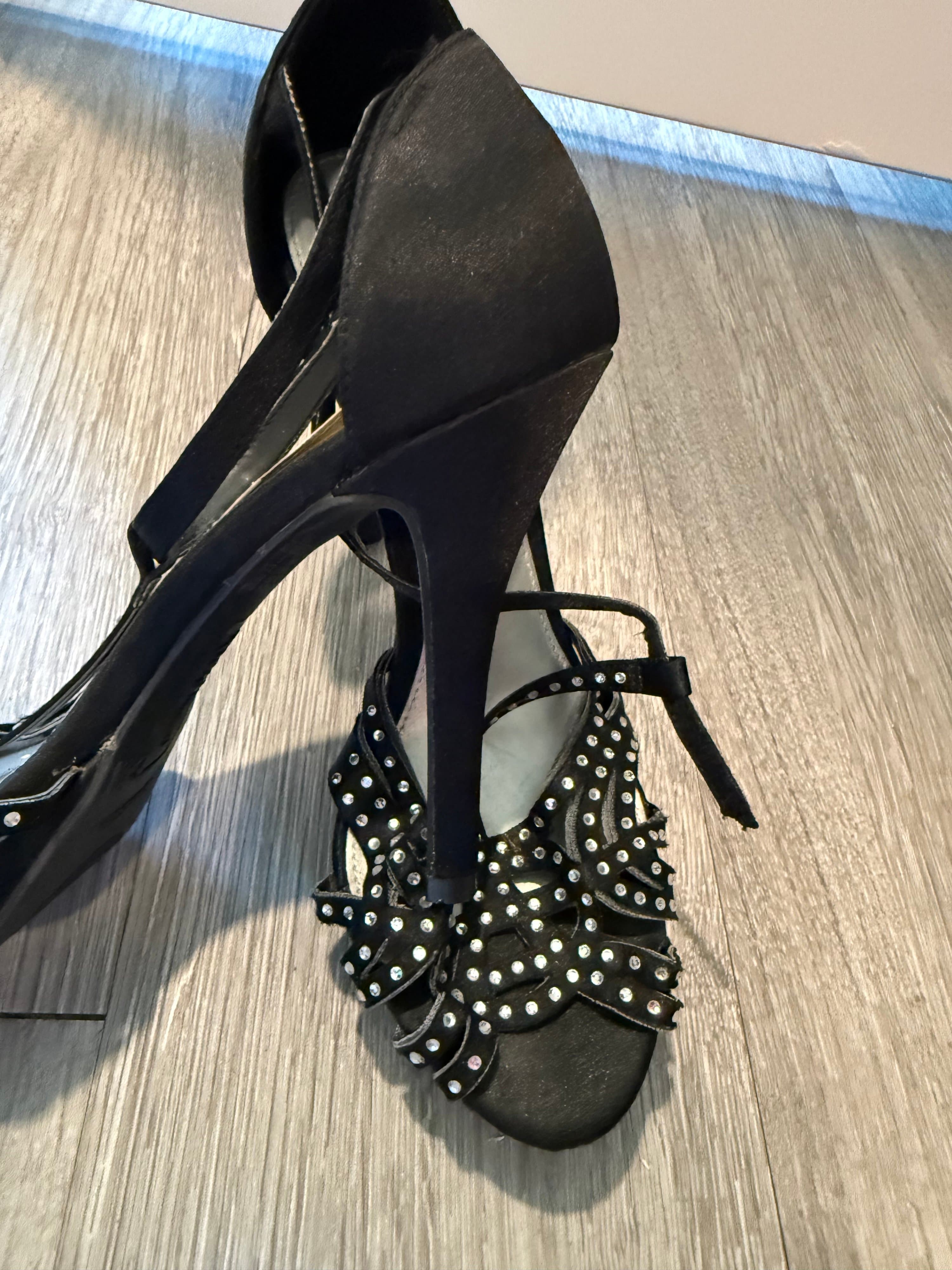 Fioni Night Black Strappy Heels Size 6.5W - Thumbnail 3