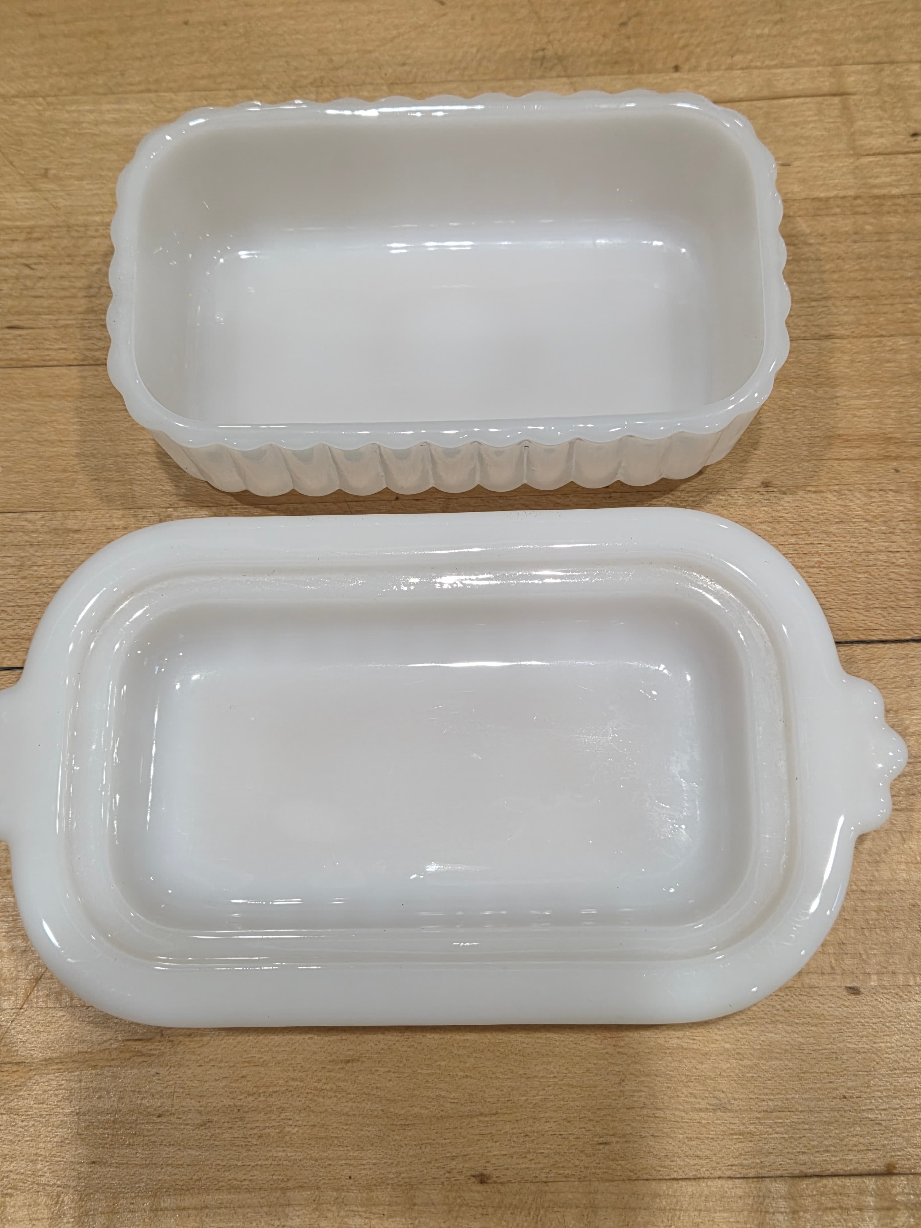 Vintage Westmoreland Old Quilt White Milk Glass Covered Butter Dish - Thumbnail 4