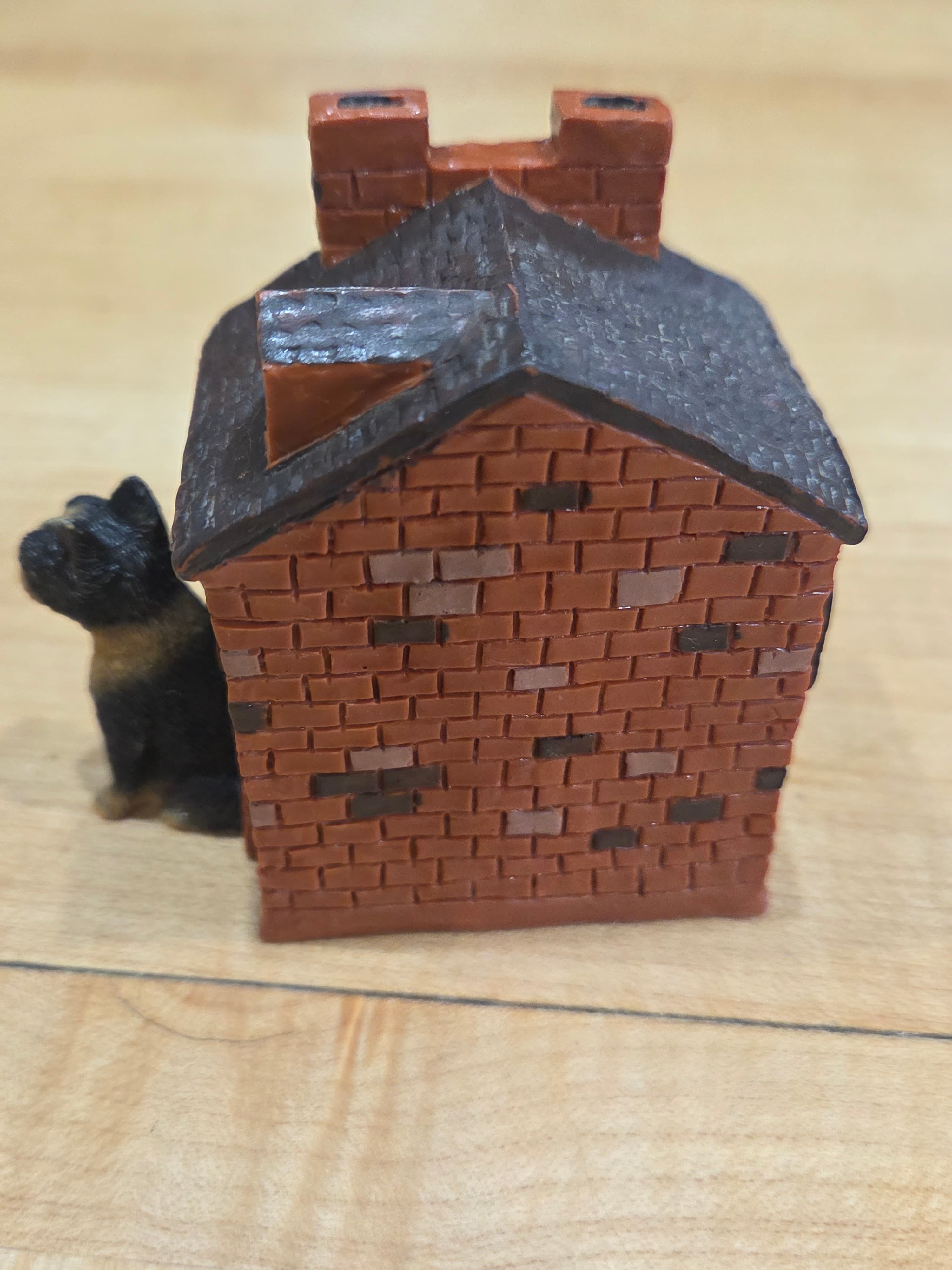 Barkitecture A101 Beacon Hill Townhouse Boston Terrier Figurine - Thumbnail 5