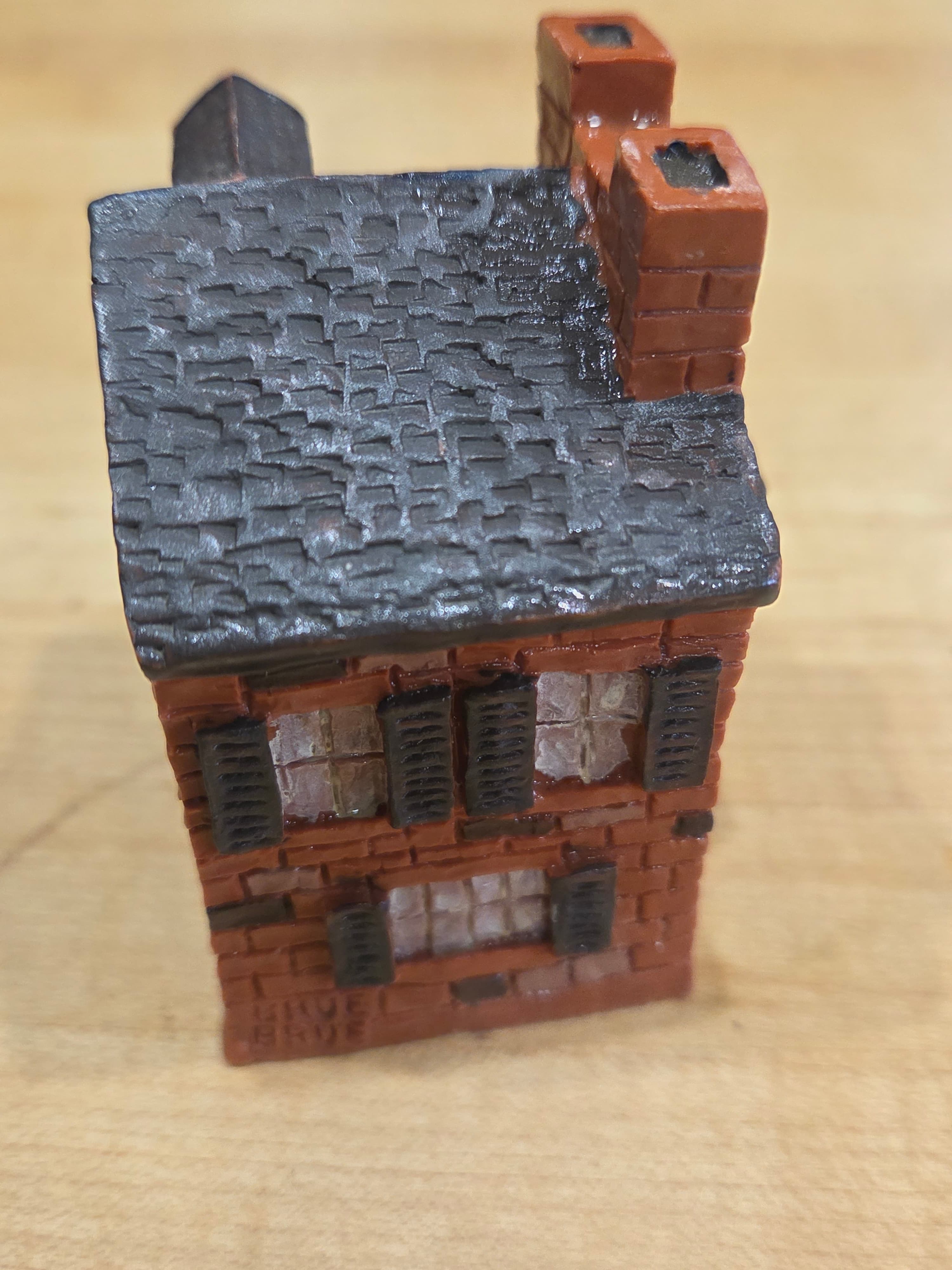 Barkitecture A101 Beacon Hill Townhouse Boston Terrier Figurine - Thumbnail 6