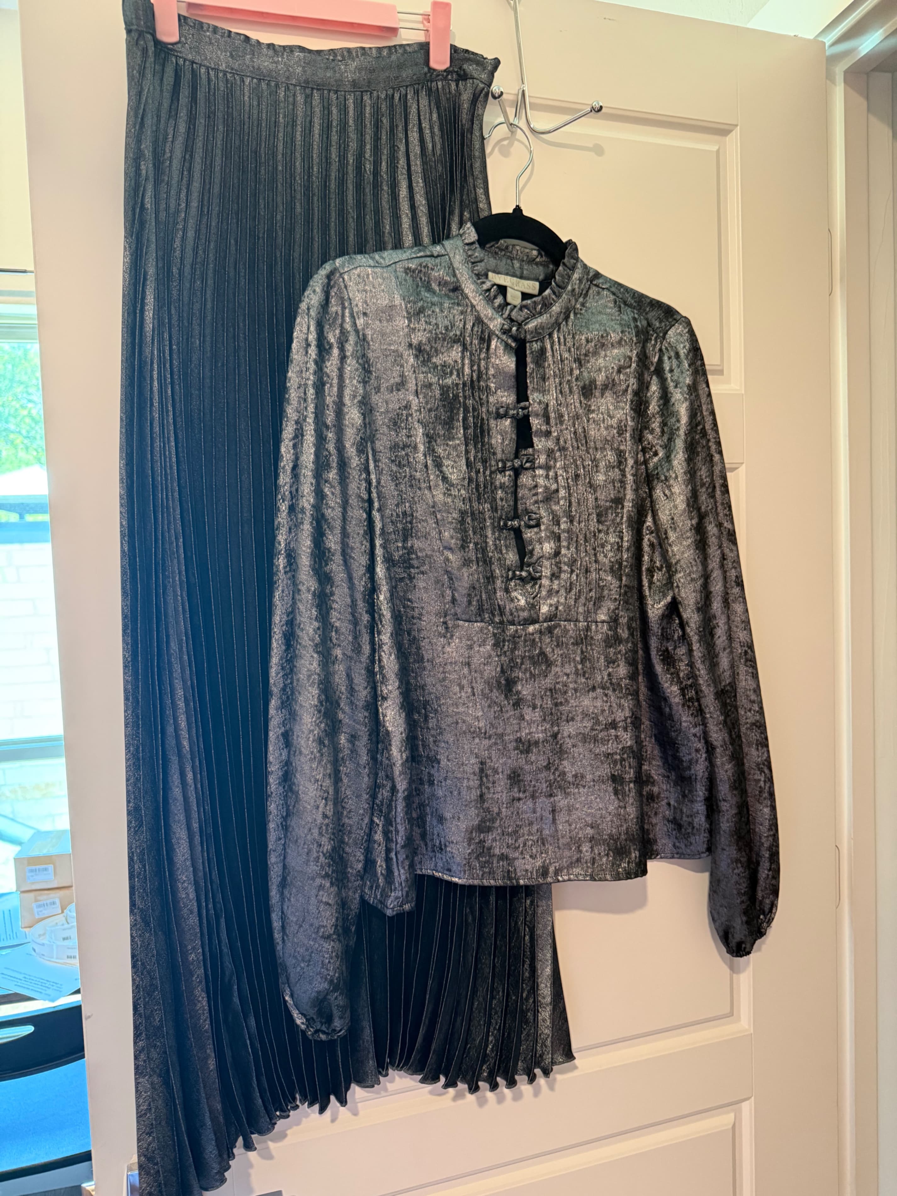 Rygrass Metallic Pleated Skirt and Blouse Set Small - Thumbnail 3