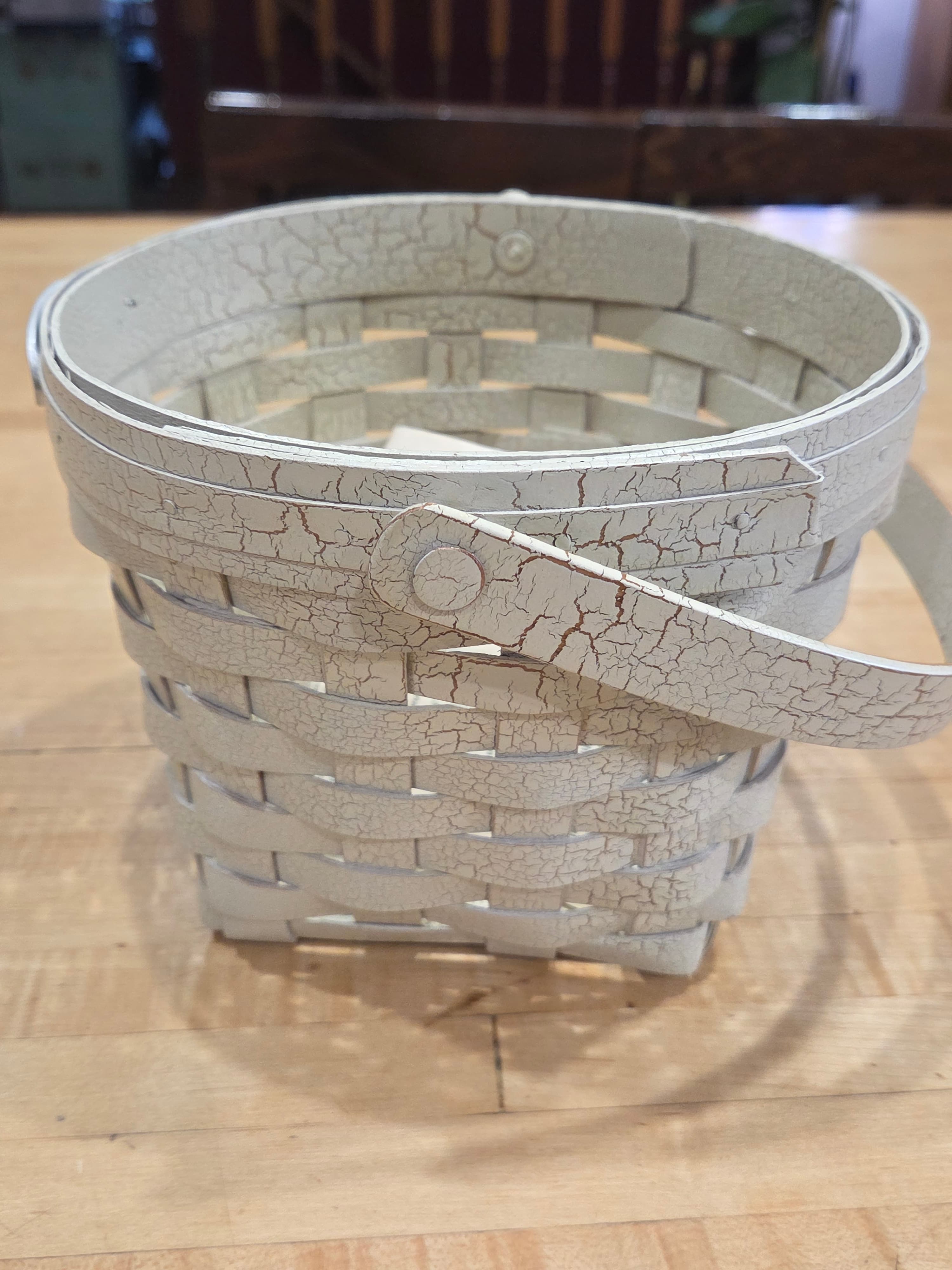 Vintage Gerald Henn White Christmas Basket 1996 Limited Edition - Thumbnail 2