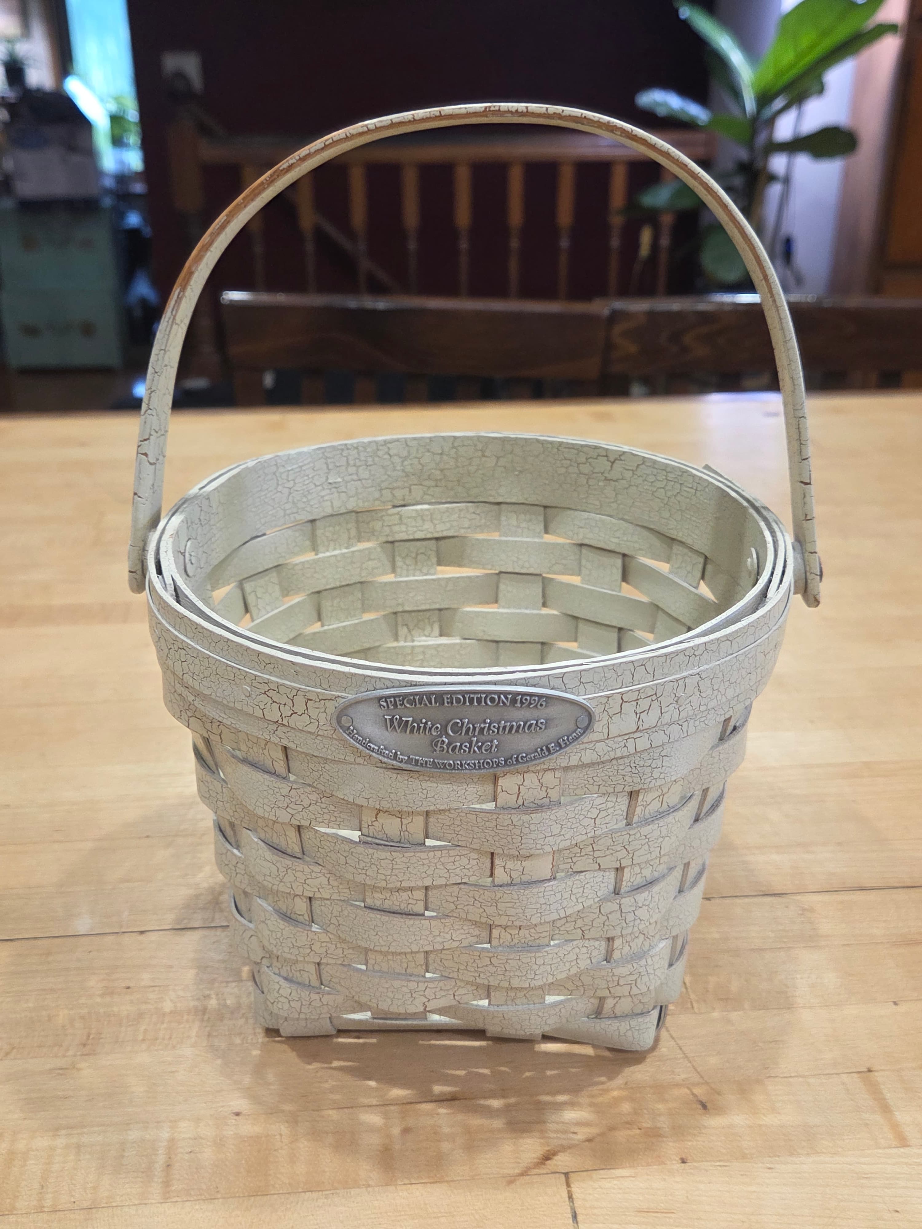 Vintage Gerald Henn White Christmas Basket 1996 Limited Edition