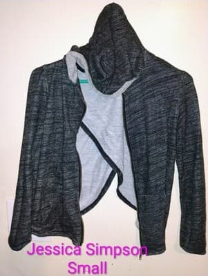 8 peice bundle lot of Small clothes - Thumbnail 6