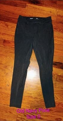 12 piece Bundle Lot of XS Clothes. - Thumbnail 8