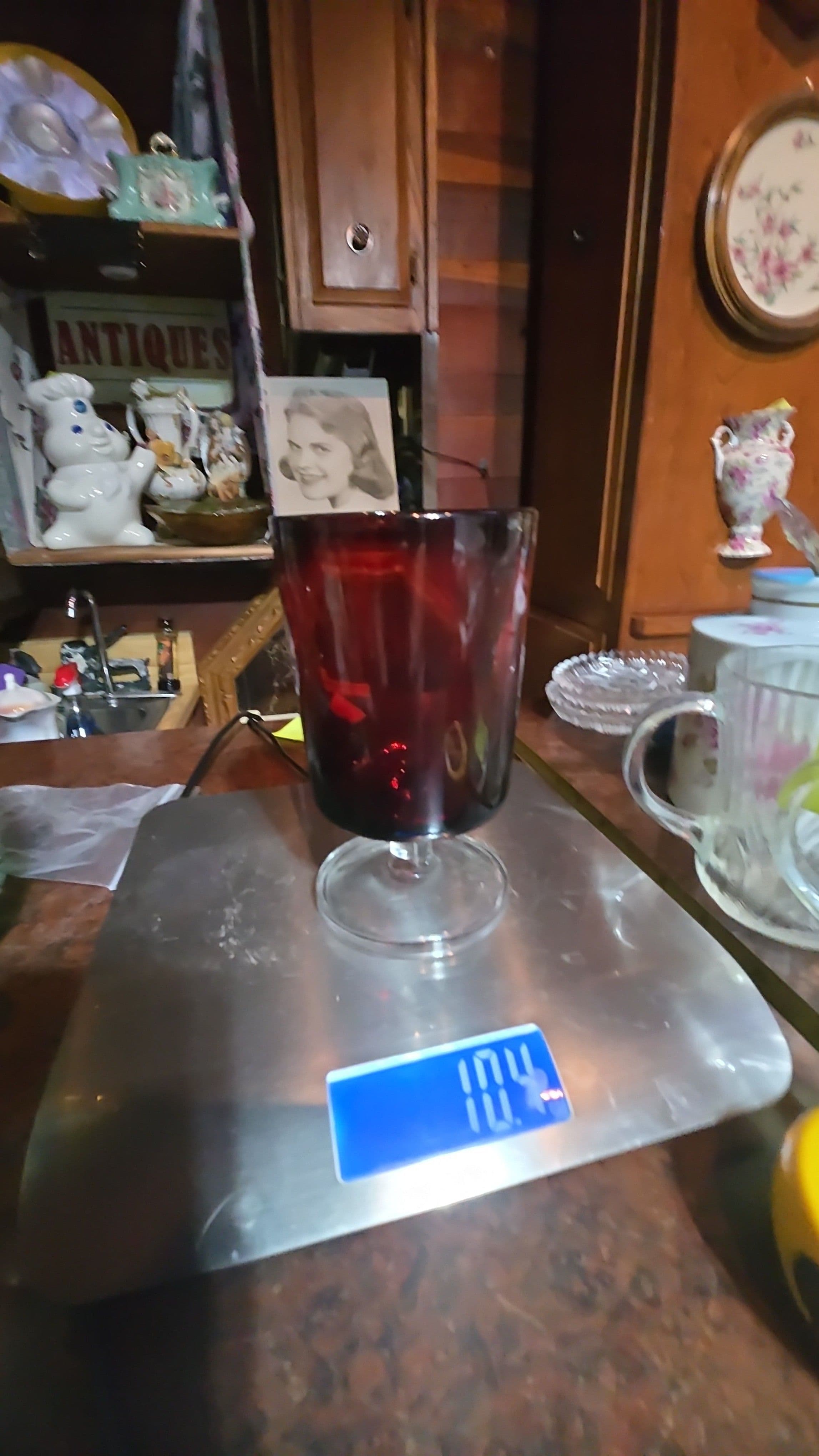 red goblets - Thumbnail 2