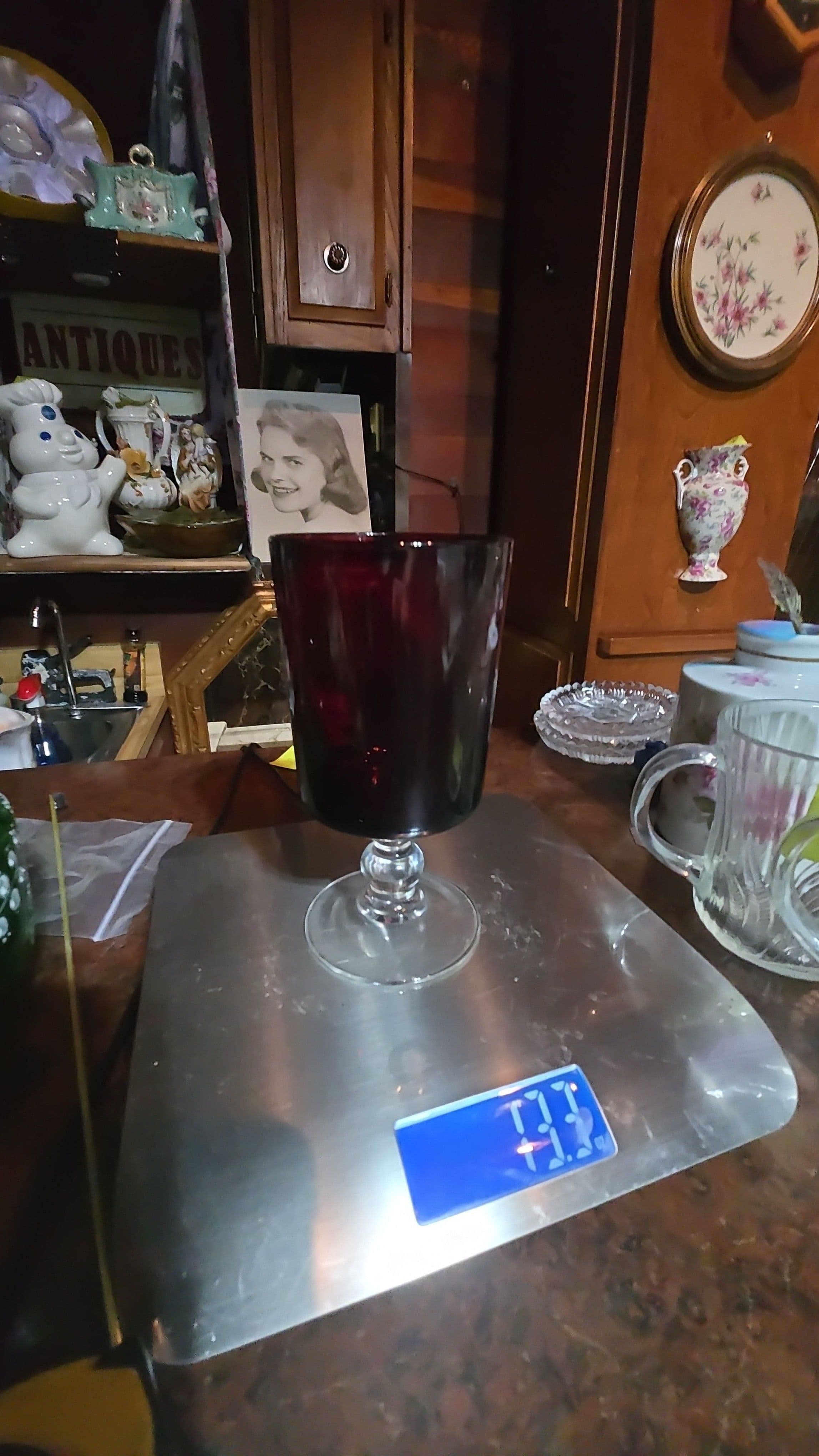 red goblets - Thumbnail 2