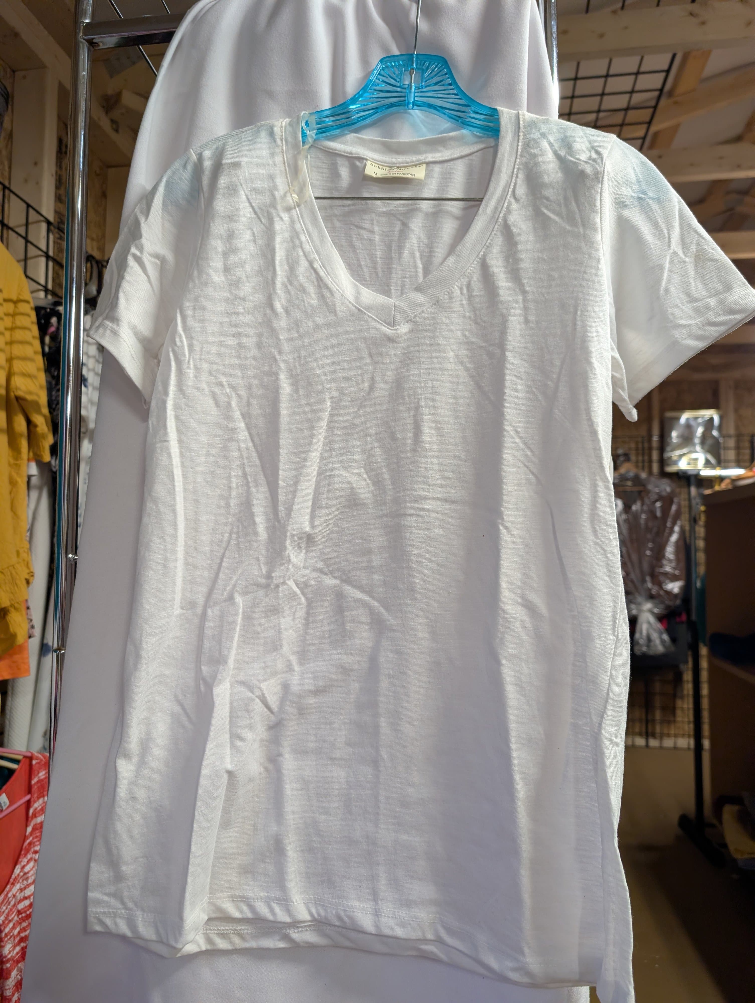 Bobbie Brooks Women's White V-Neck T-Shirt Medium - Thumbnail 2