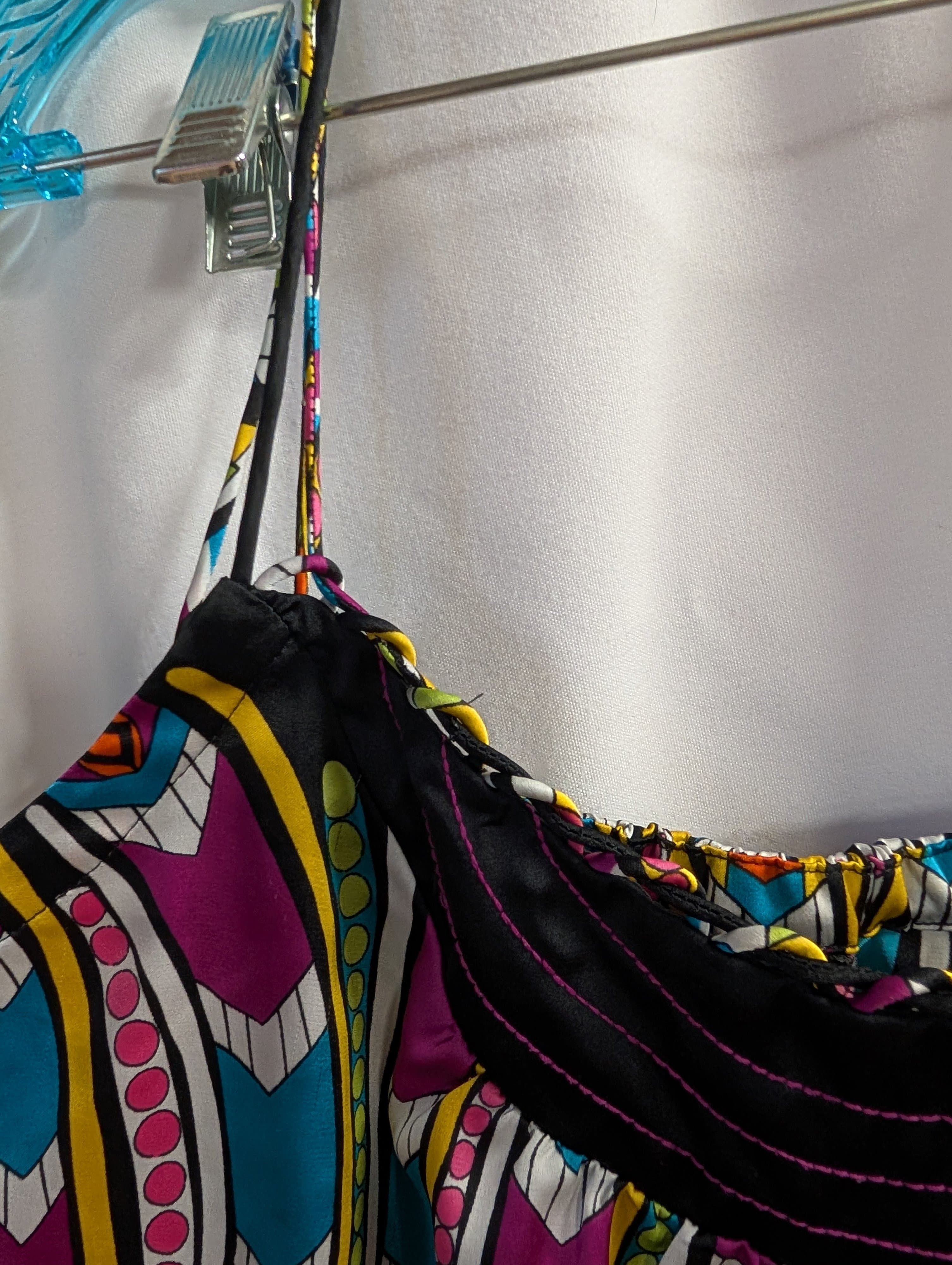 Colorful Sleeveless Top with Geometric Print size L - Thumbnail 3