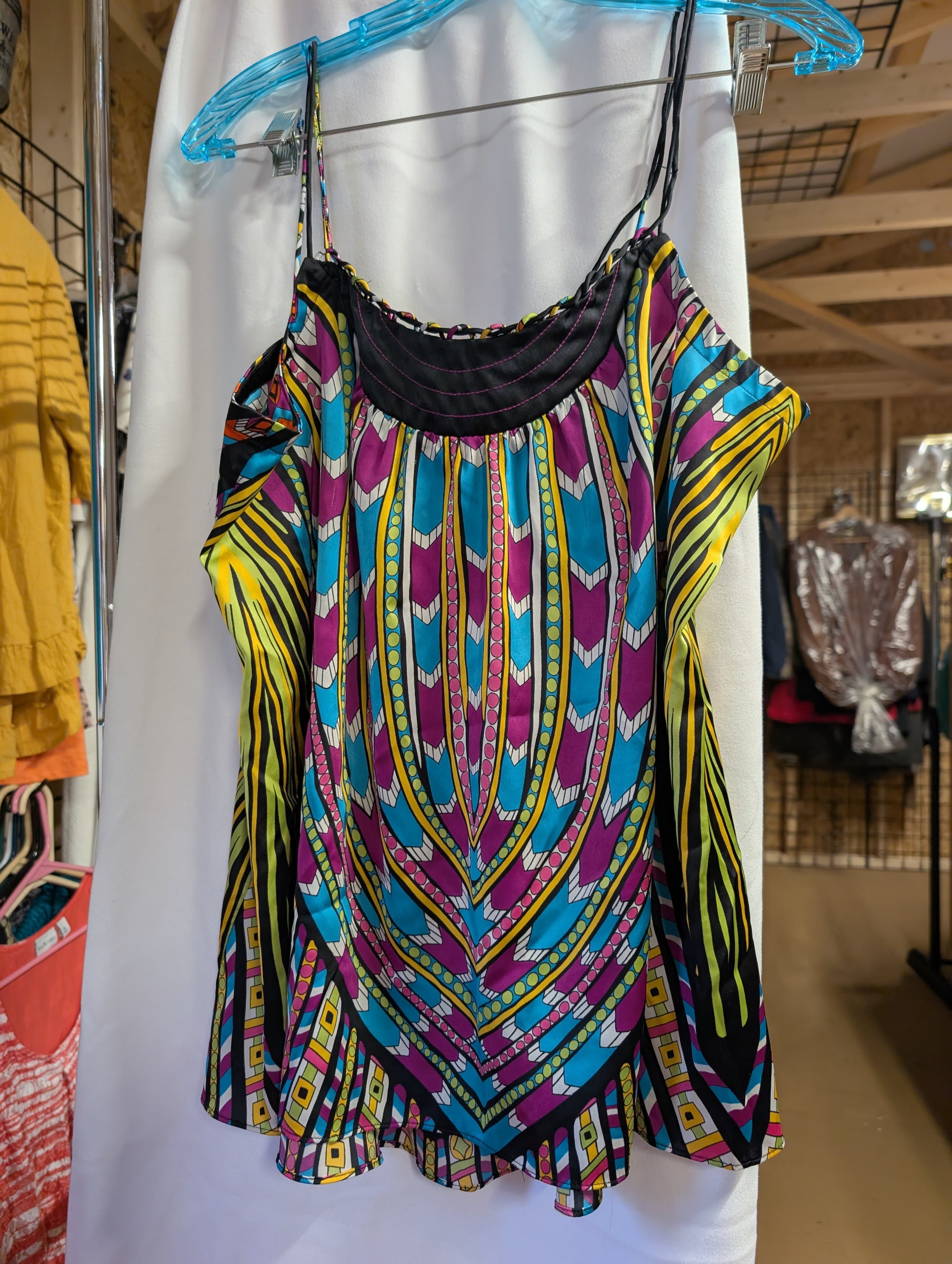 Colorful Sleeveless Top with Geometric Print size L - Thumbnail 4